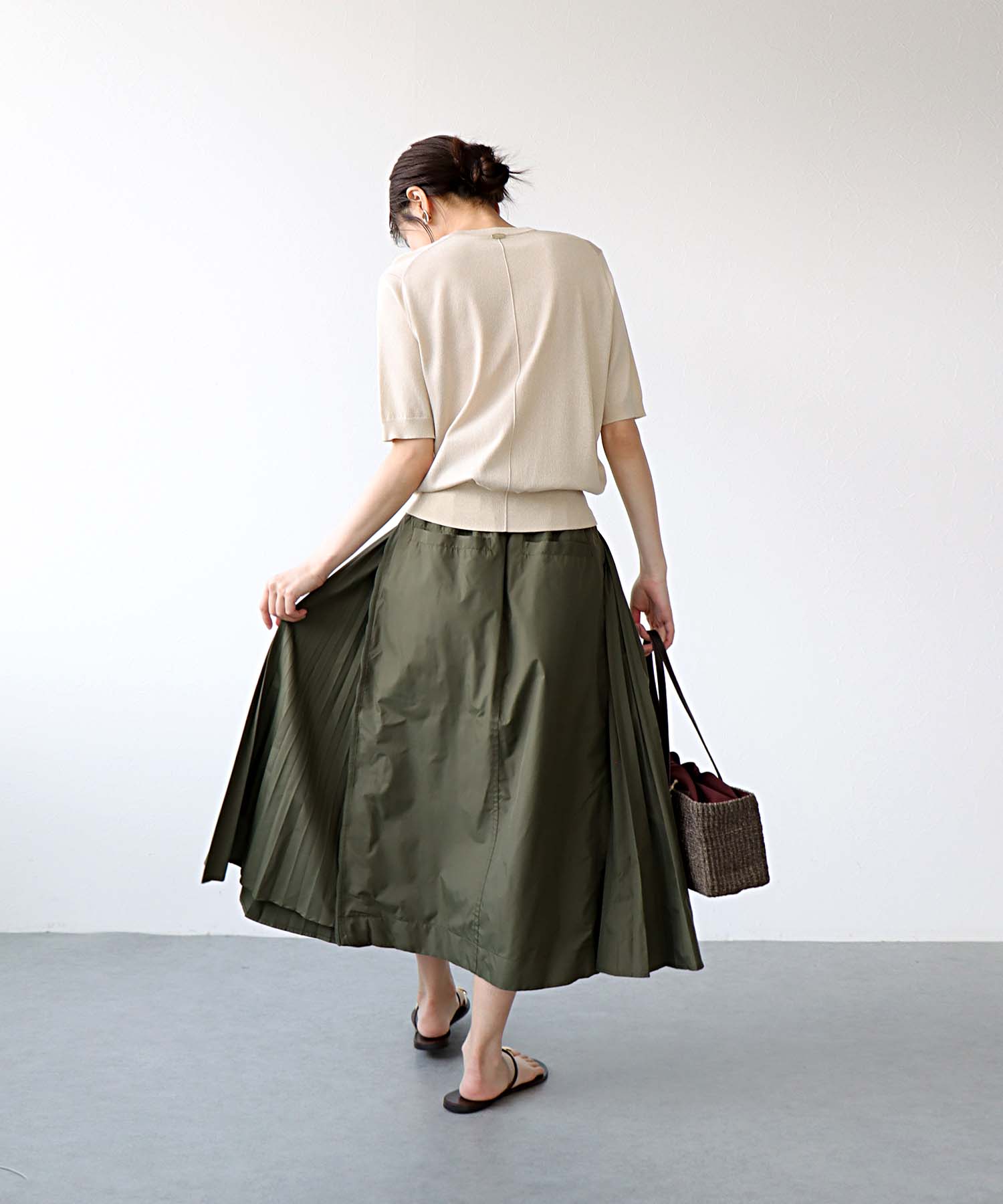 サイドファスナープリーツスカート