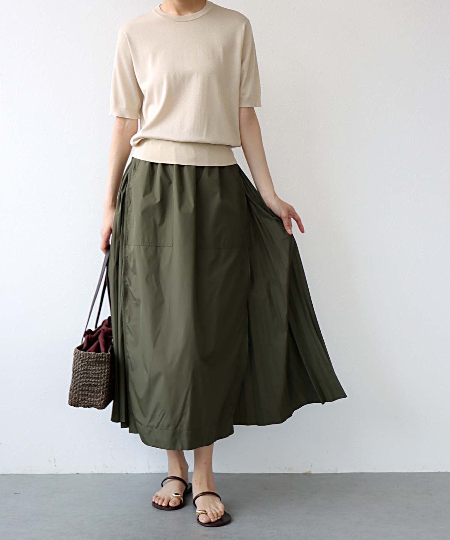 サイドファスナープリーツスカート