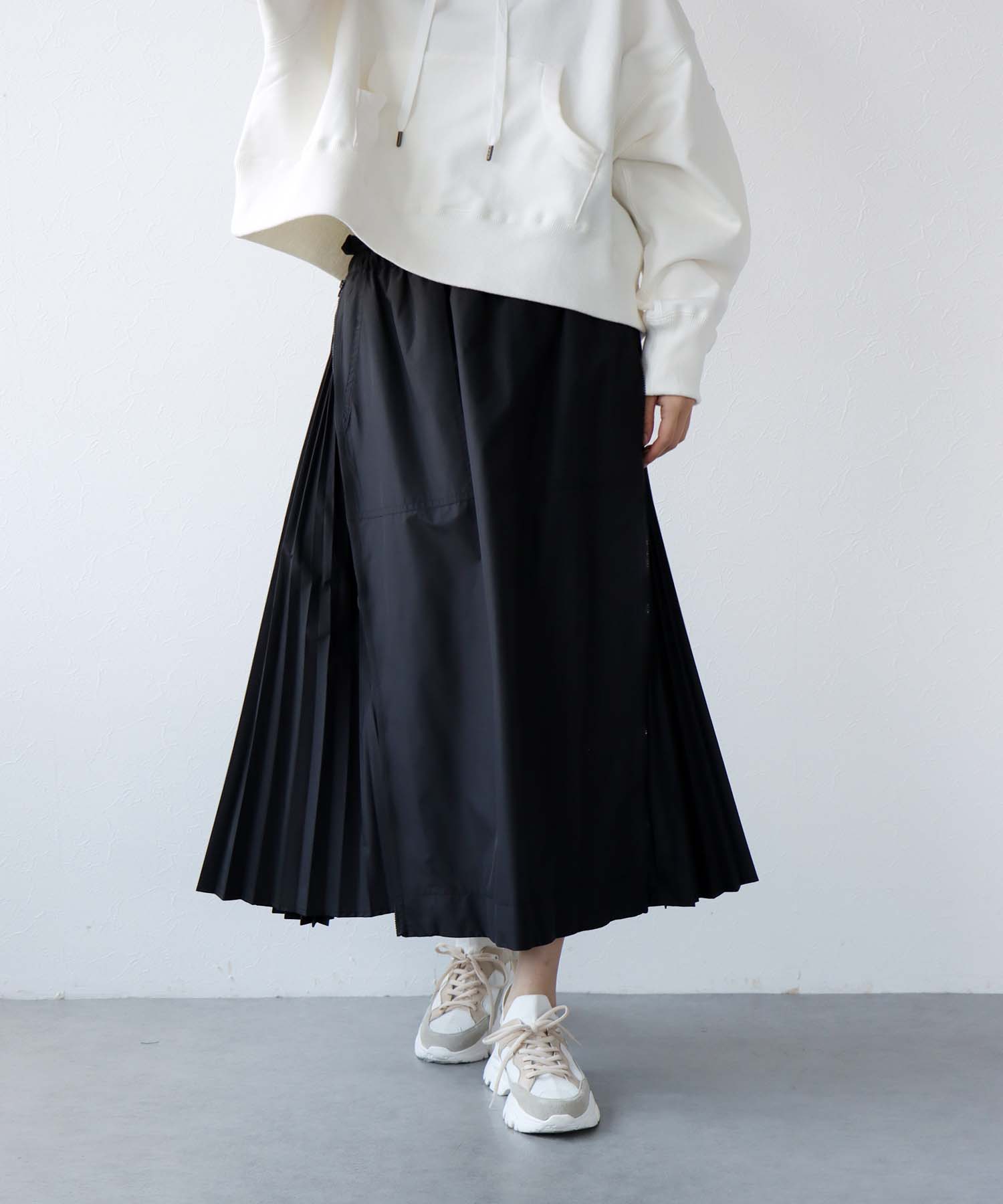 サイドファスナープリーツスカート