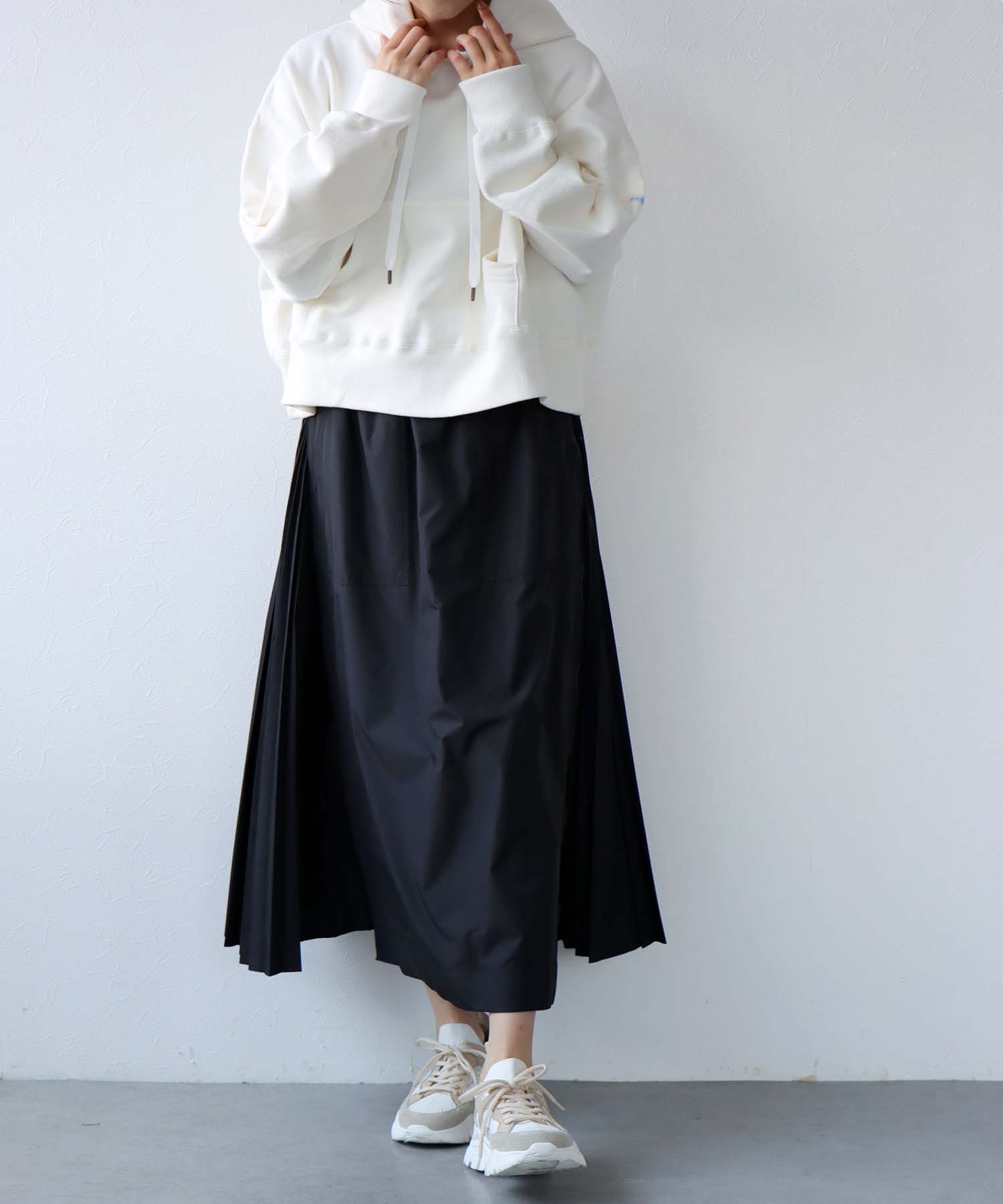 サイドファスナープリーツスカート