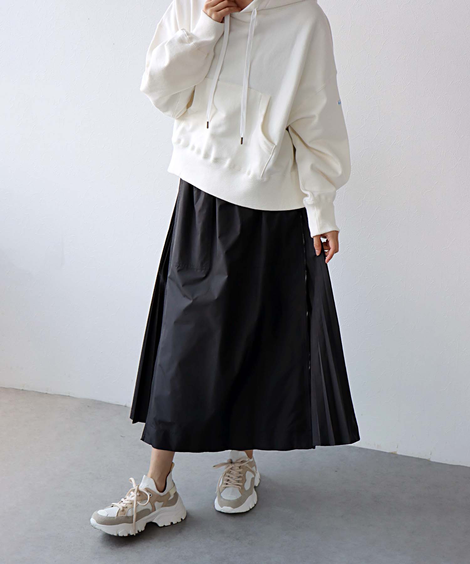 サイドファスナープリーツスカート