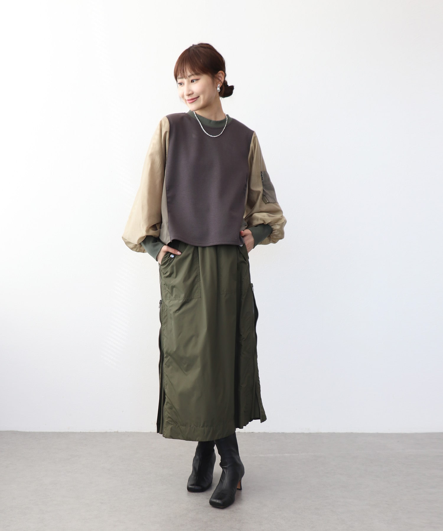 サイドファスナープリーツスカート