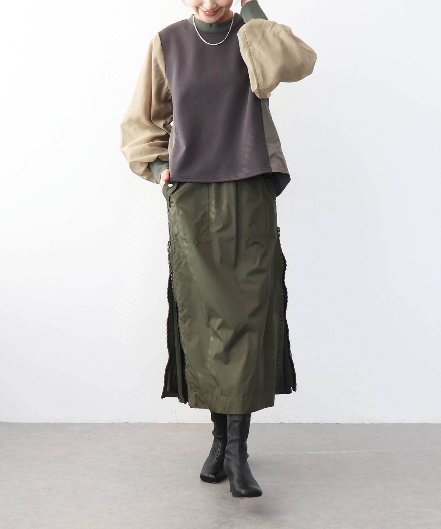 サイドファスナープリーツスカート