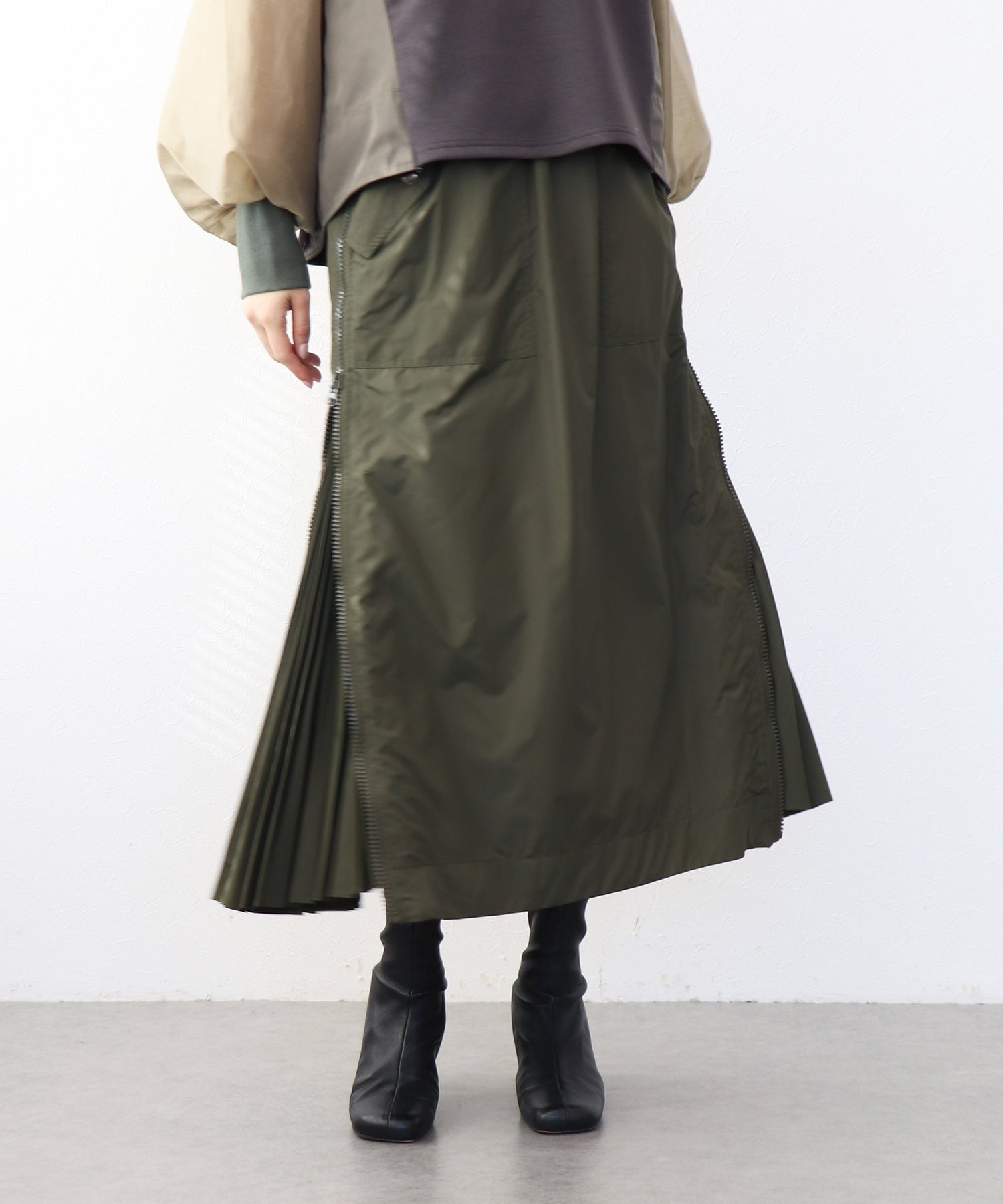 サイドファスナープリーツスカート