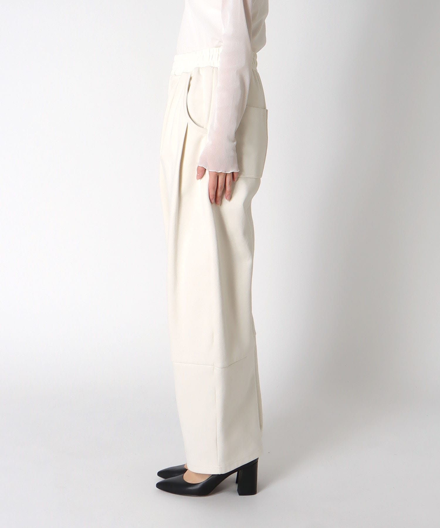 ポンチカービーパンツ