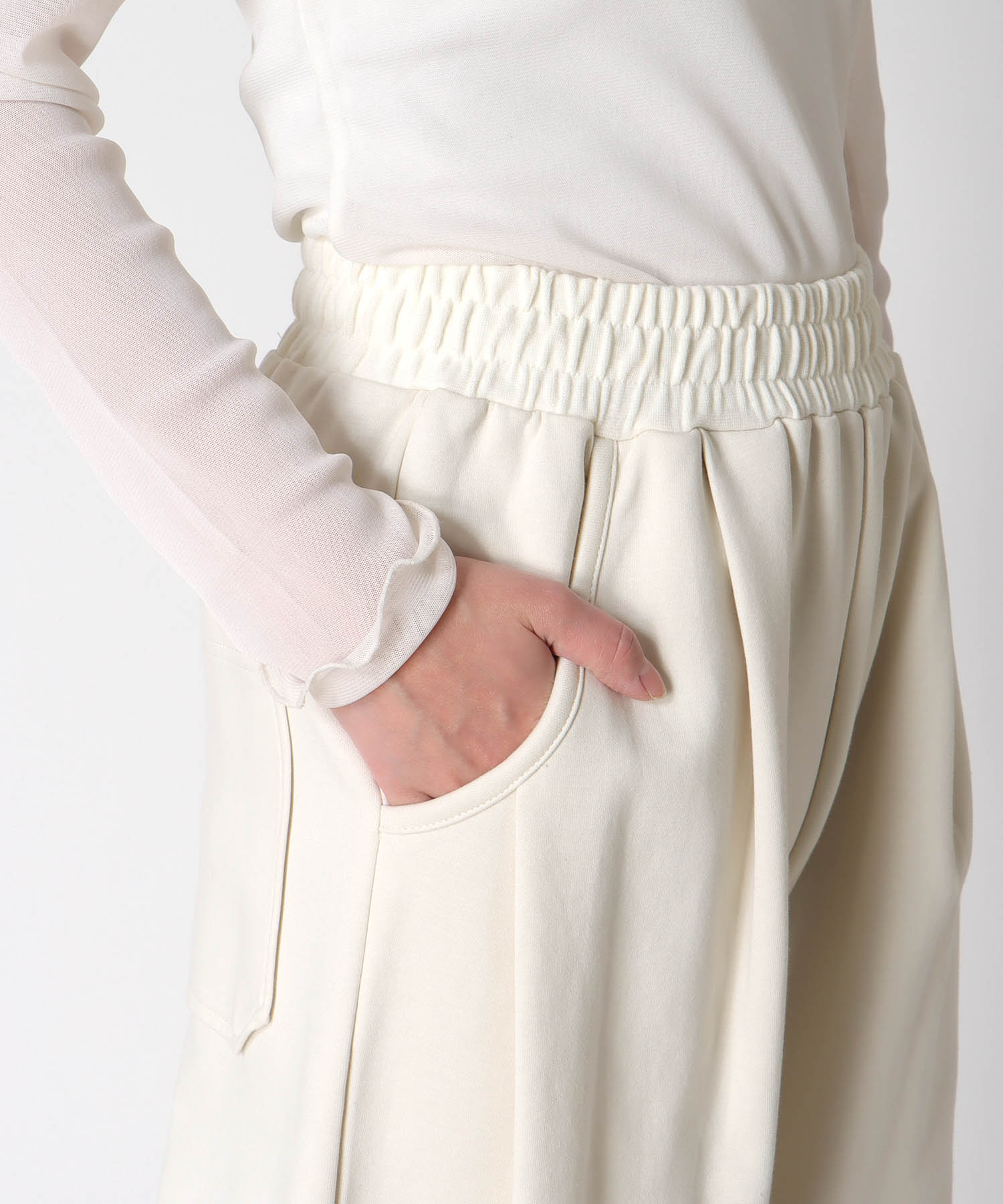 ポンチカービーパンツ