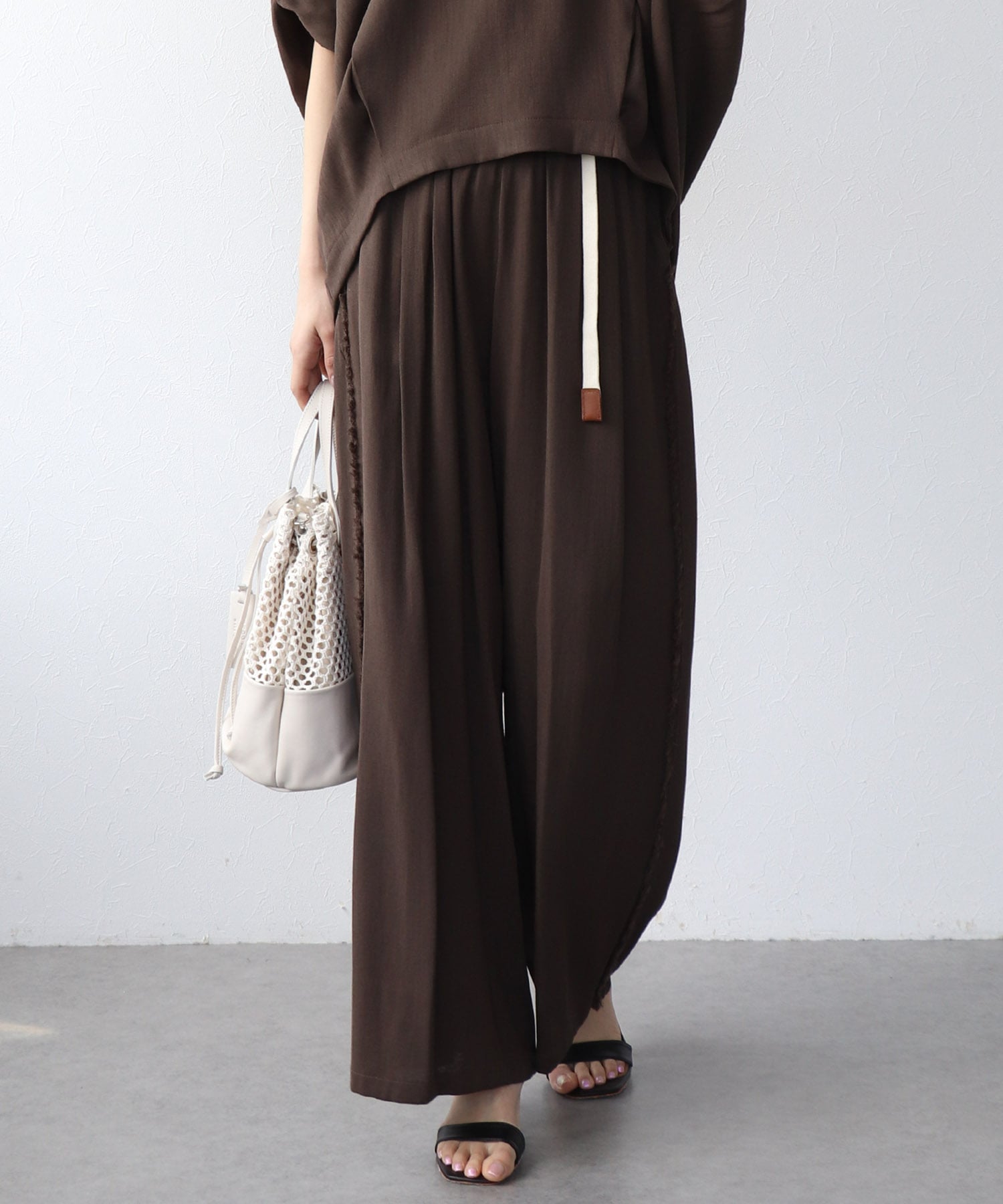 サイドフリンジベルト付パンツ