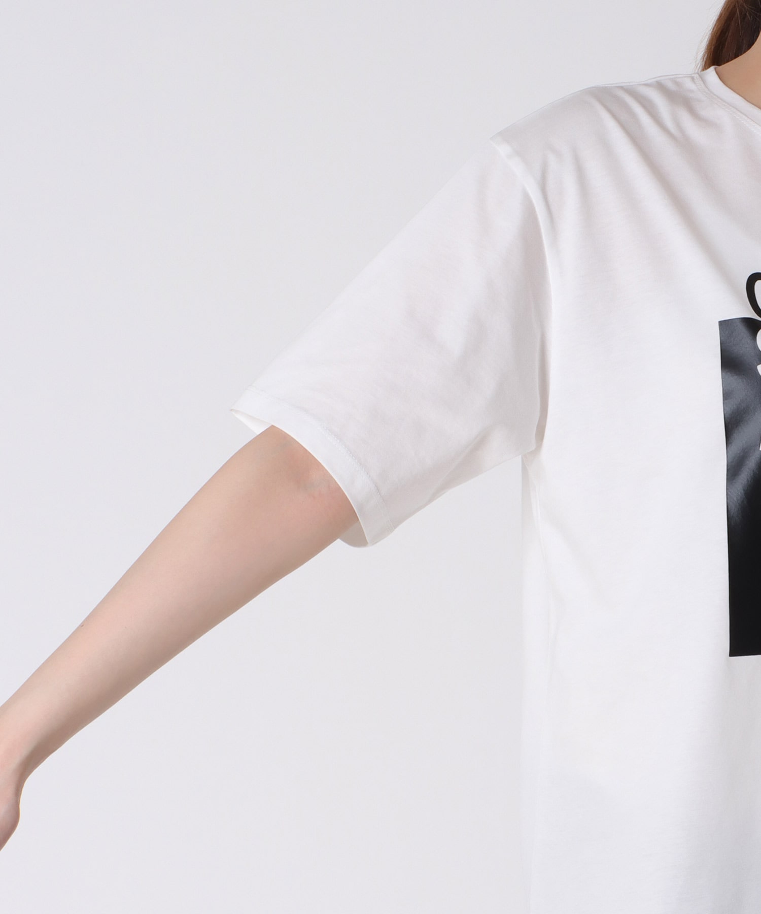 サイドファスナーロゴTシャツ