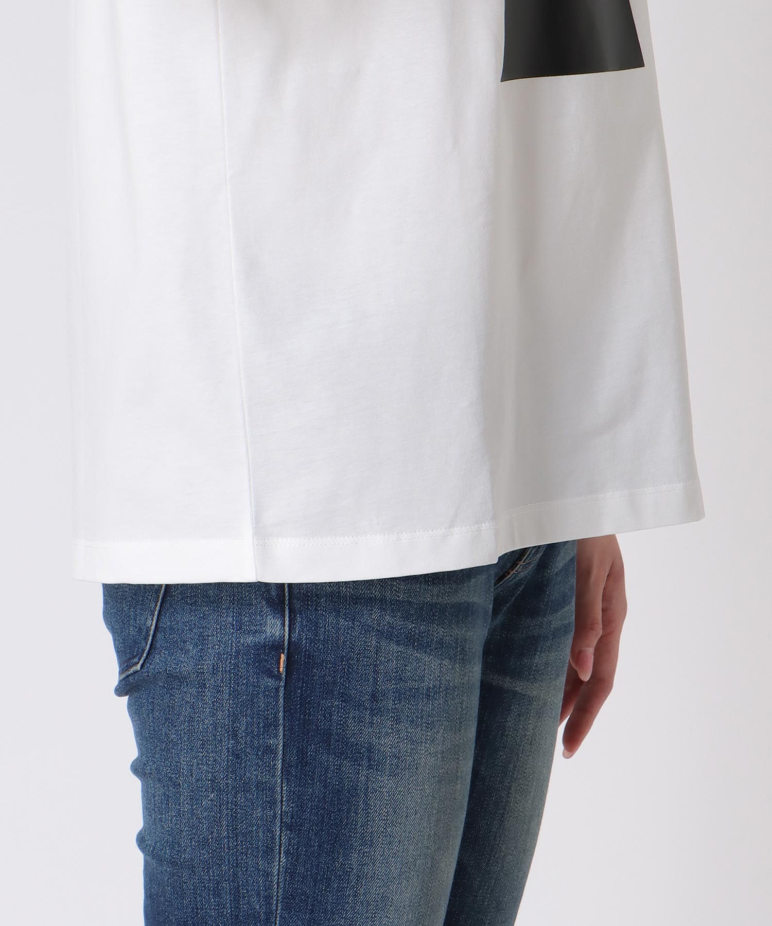 サイドファスナーロゴTシャツ