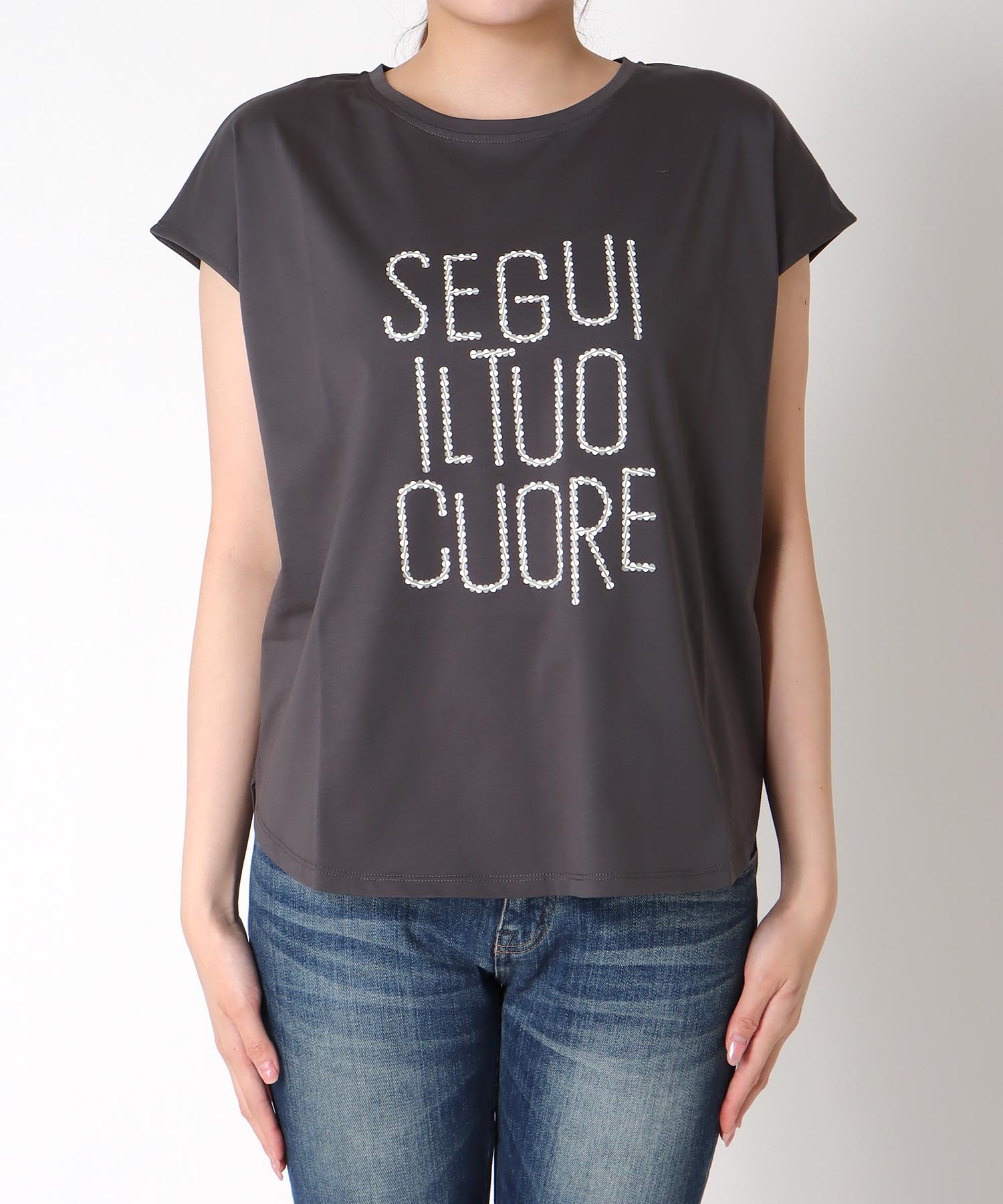 バックファスナーロゴTシャツ