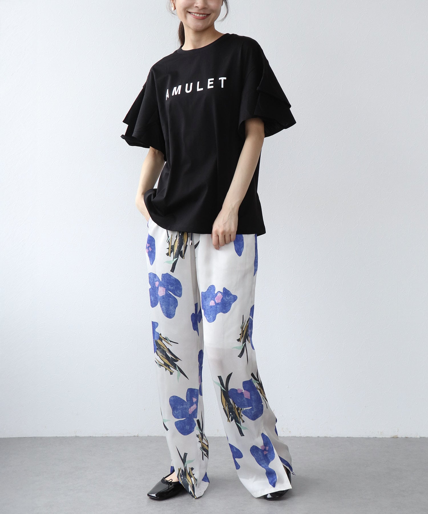 フリルスリーブロゴTシャツ