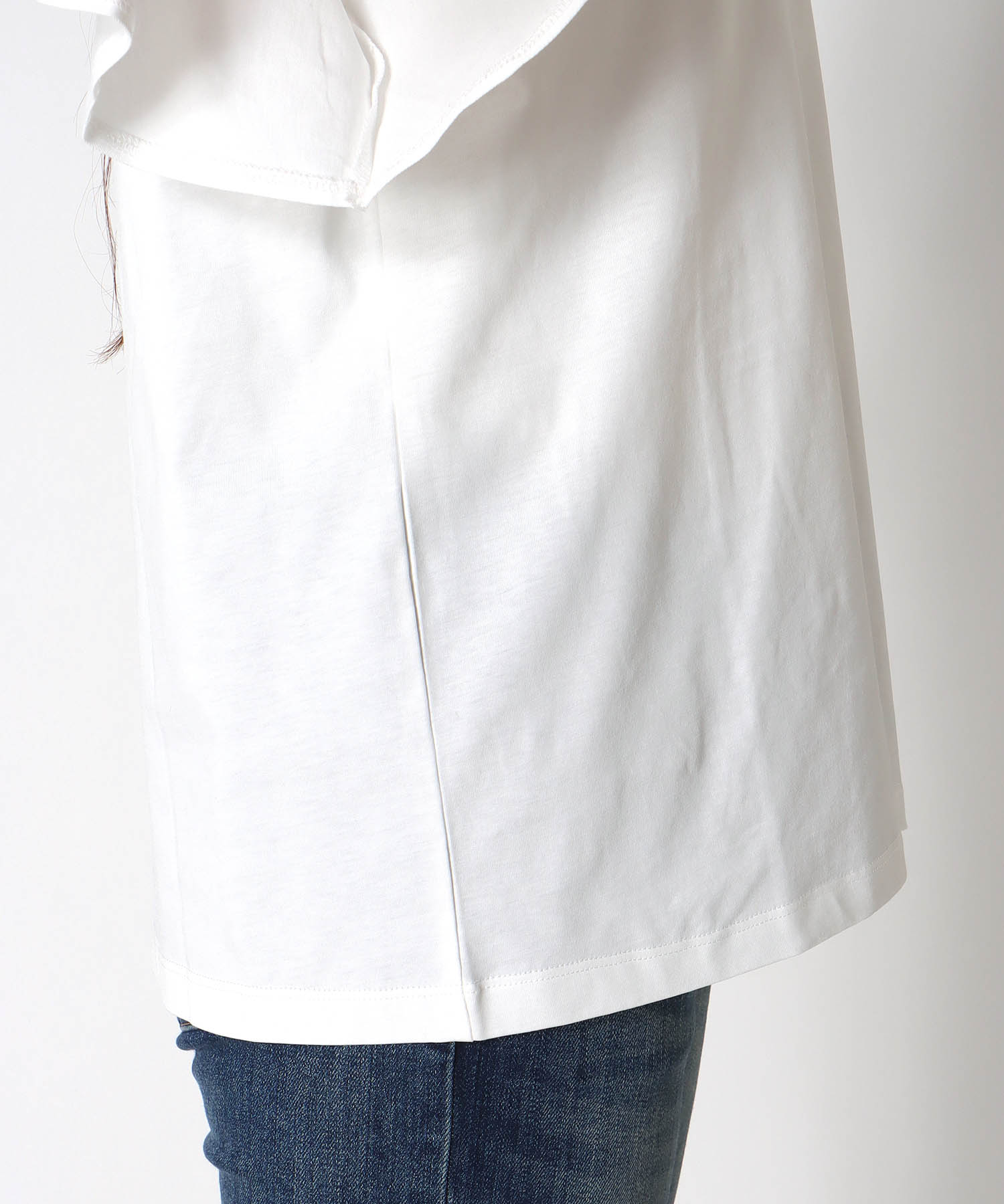 フリルスリーブロゴTシャツ