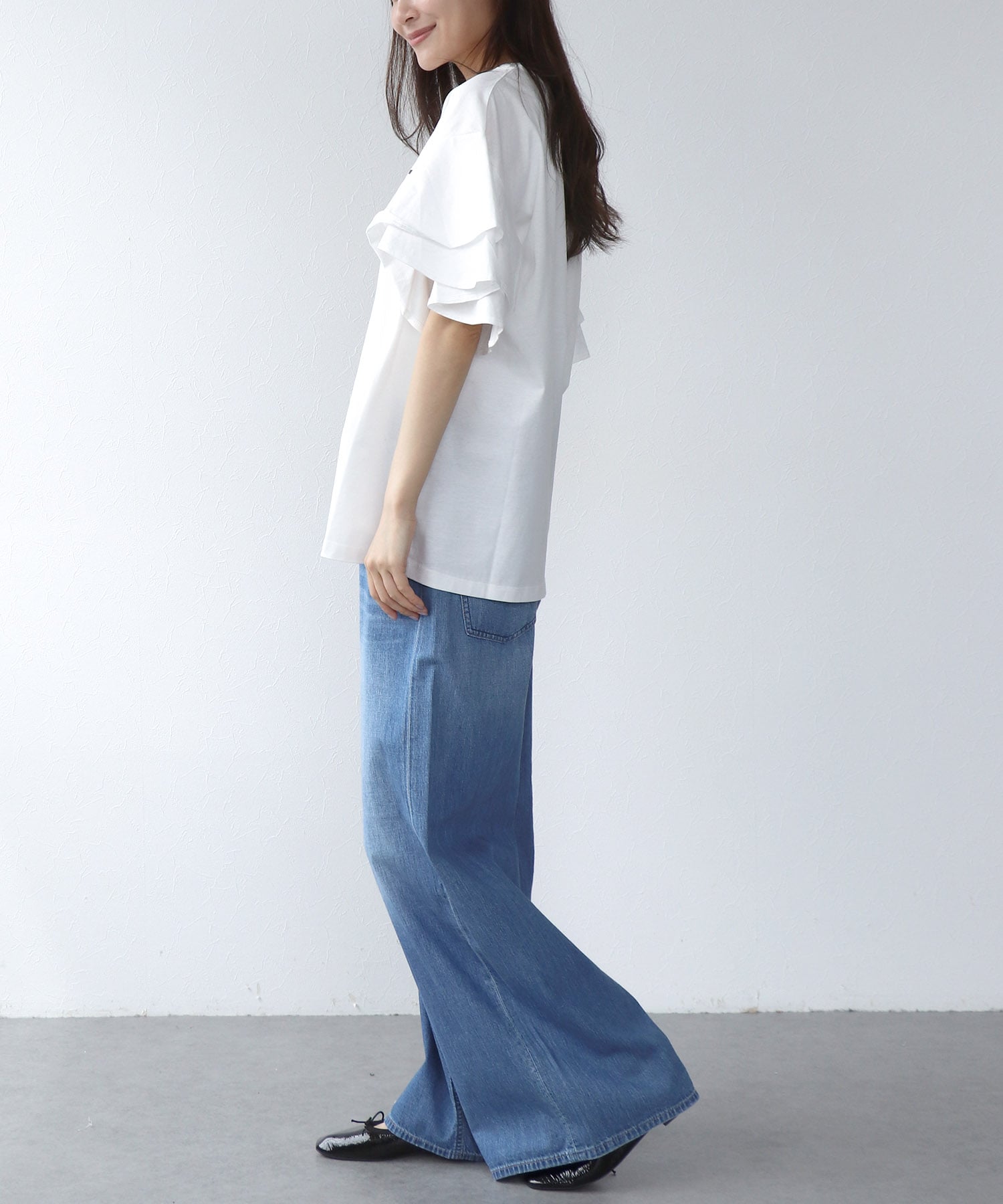 フリルスリーブロゴTシャツ