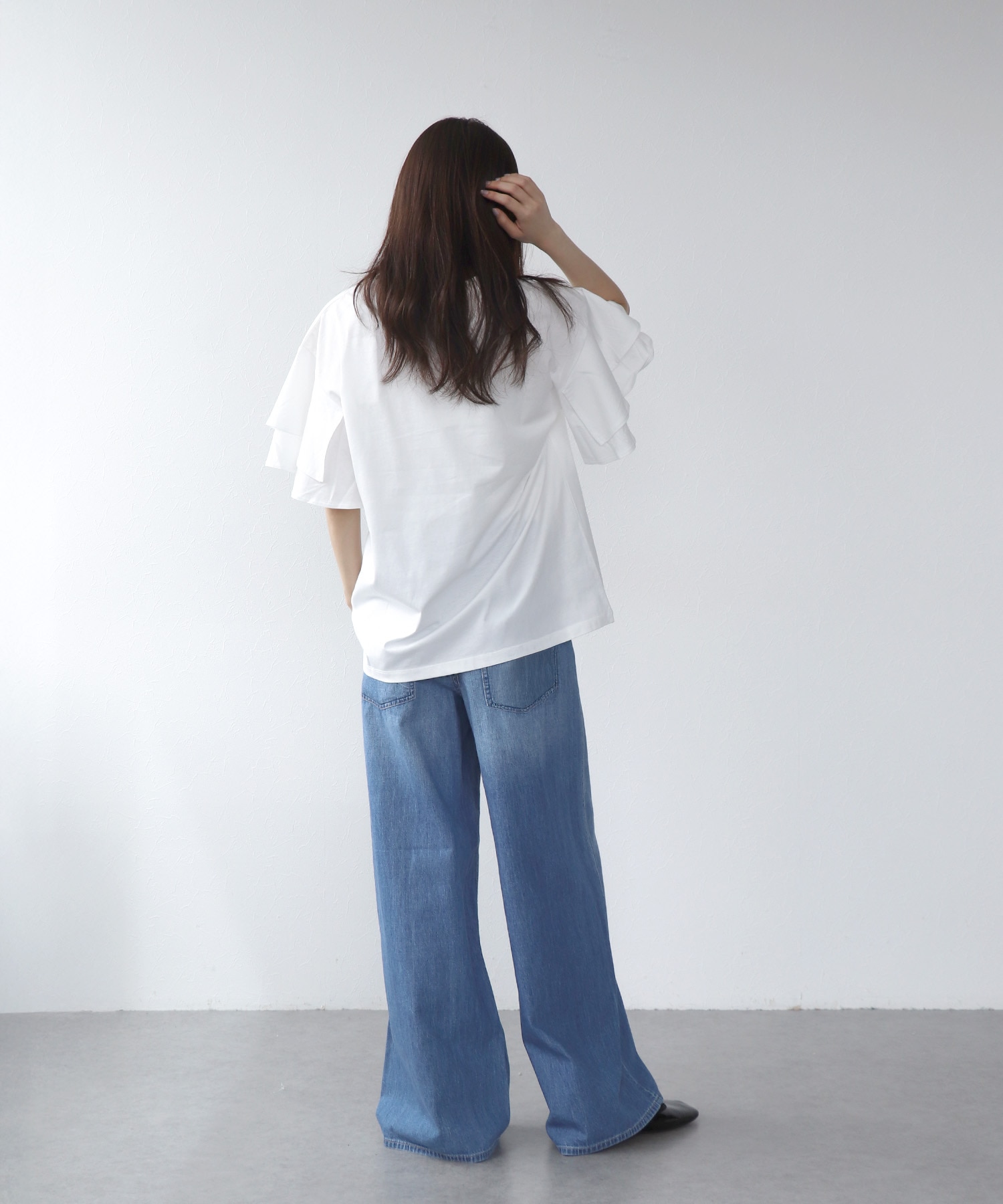 フリルスリーブロゴTシャツ