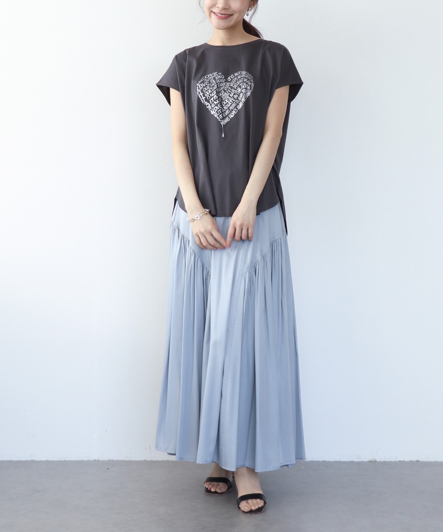 ハートロゴTシャツ