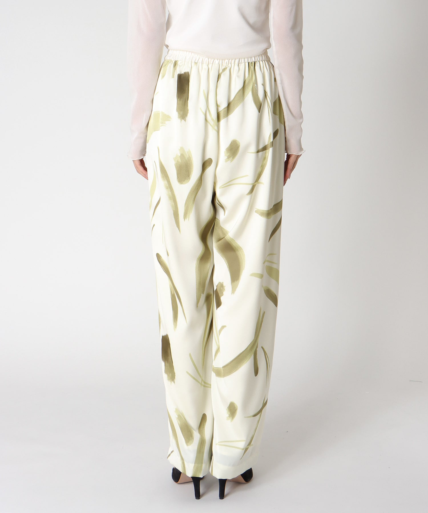 サテンプリントパンツ