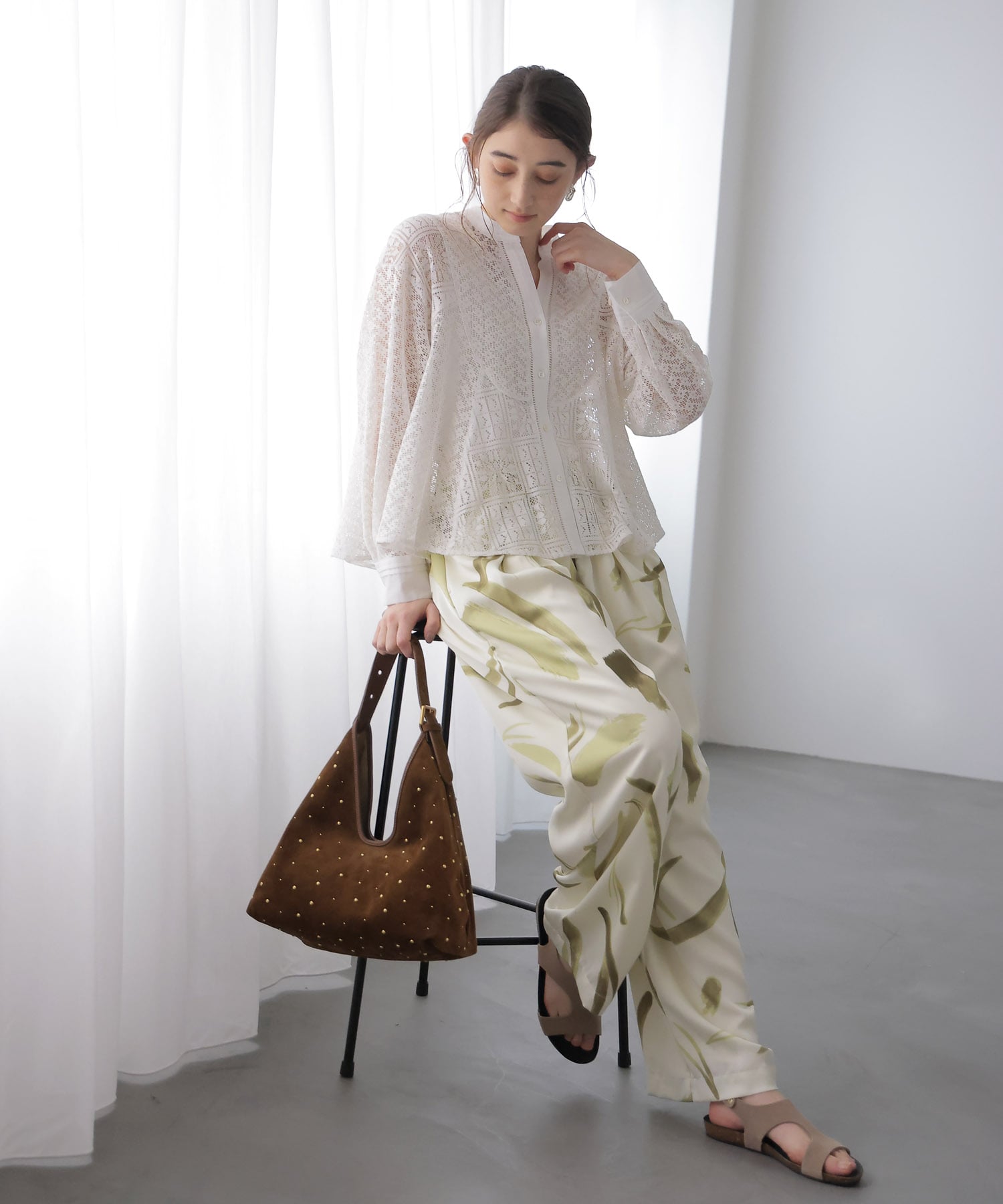 サテンプリントパンツ