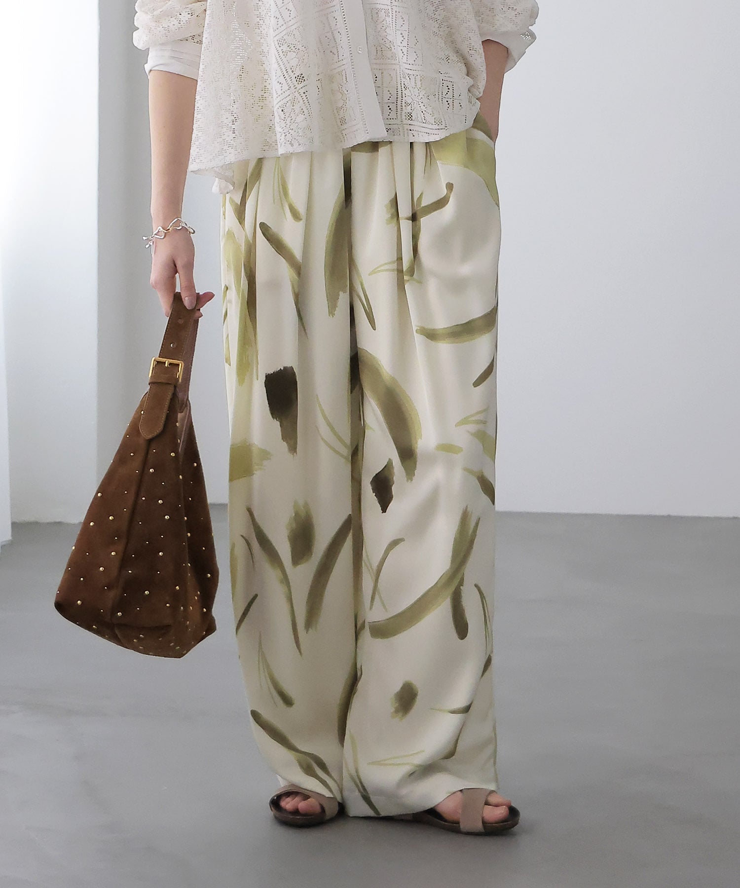 サテンプリントパンツ