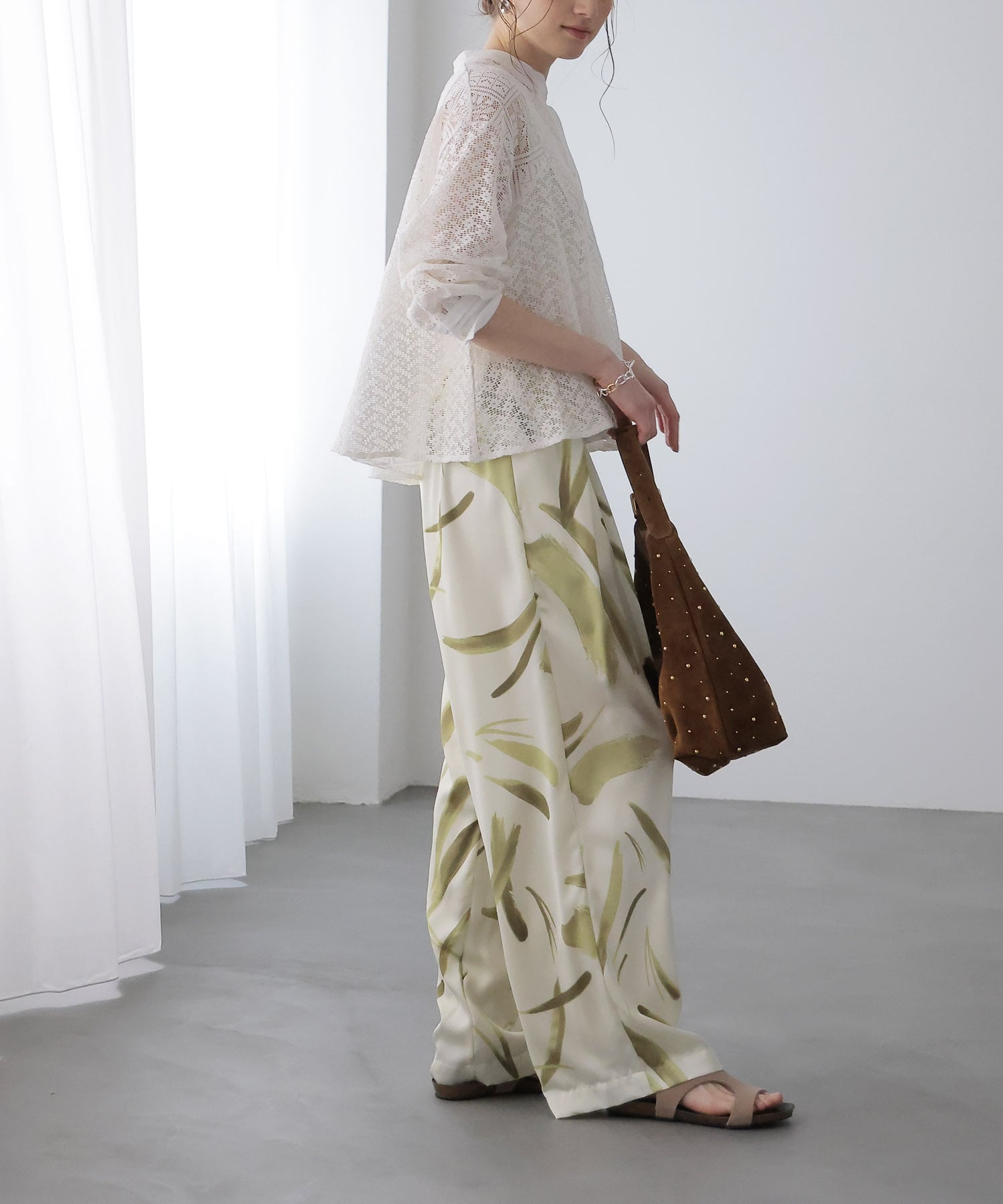 サテンプリントパンツ