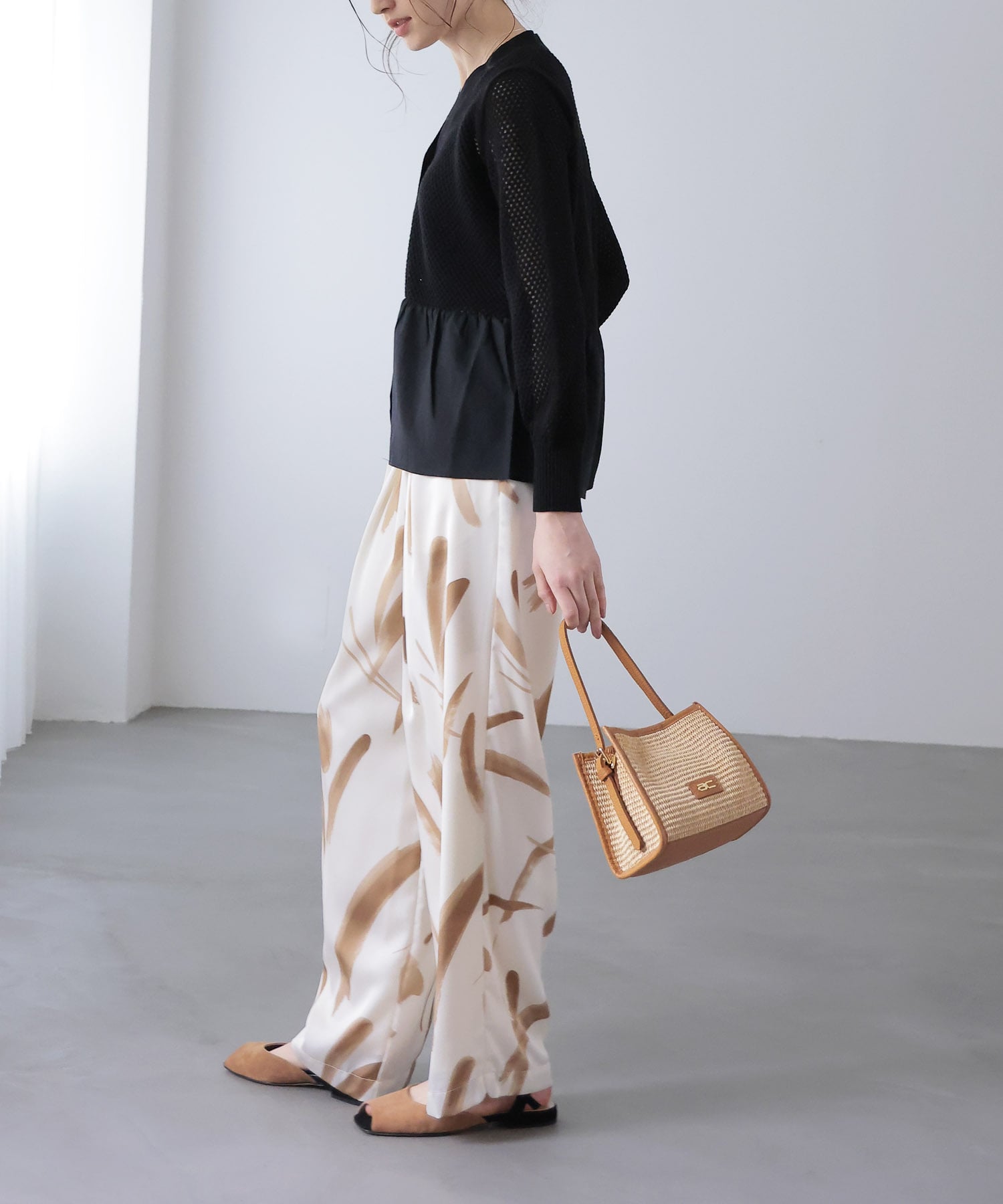 サテンプリントパンツ