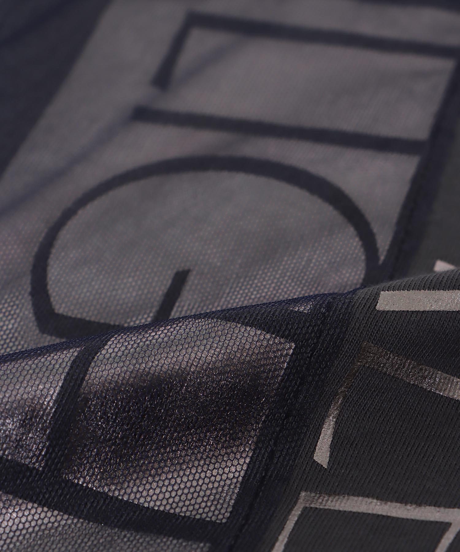 メタリックプリントTシャツ