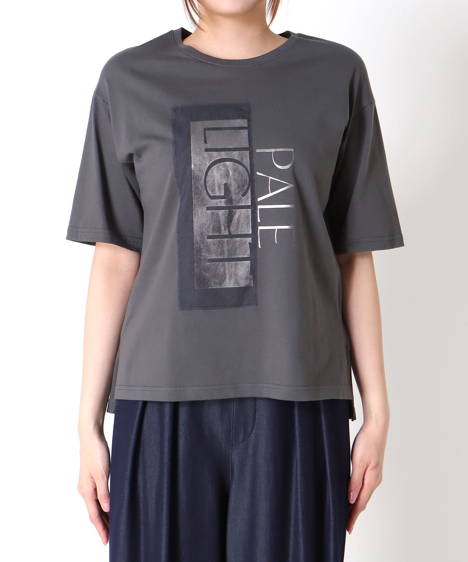 メタリックプリントTシャツ