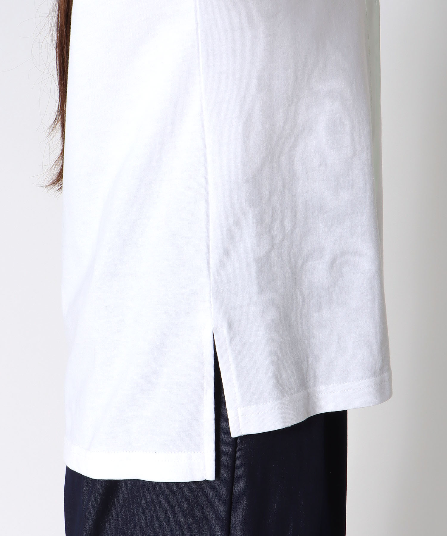 メタリックプリントTシャツ