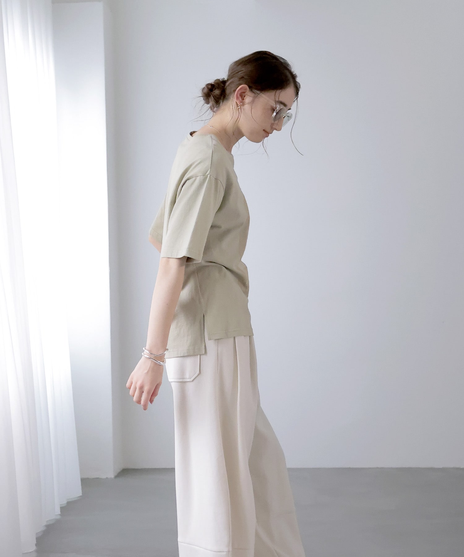 メタリックプリントTシャツ