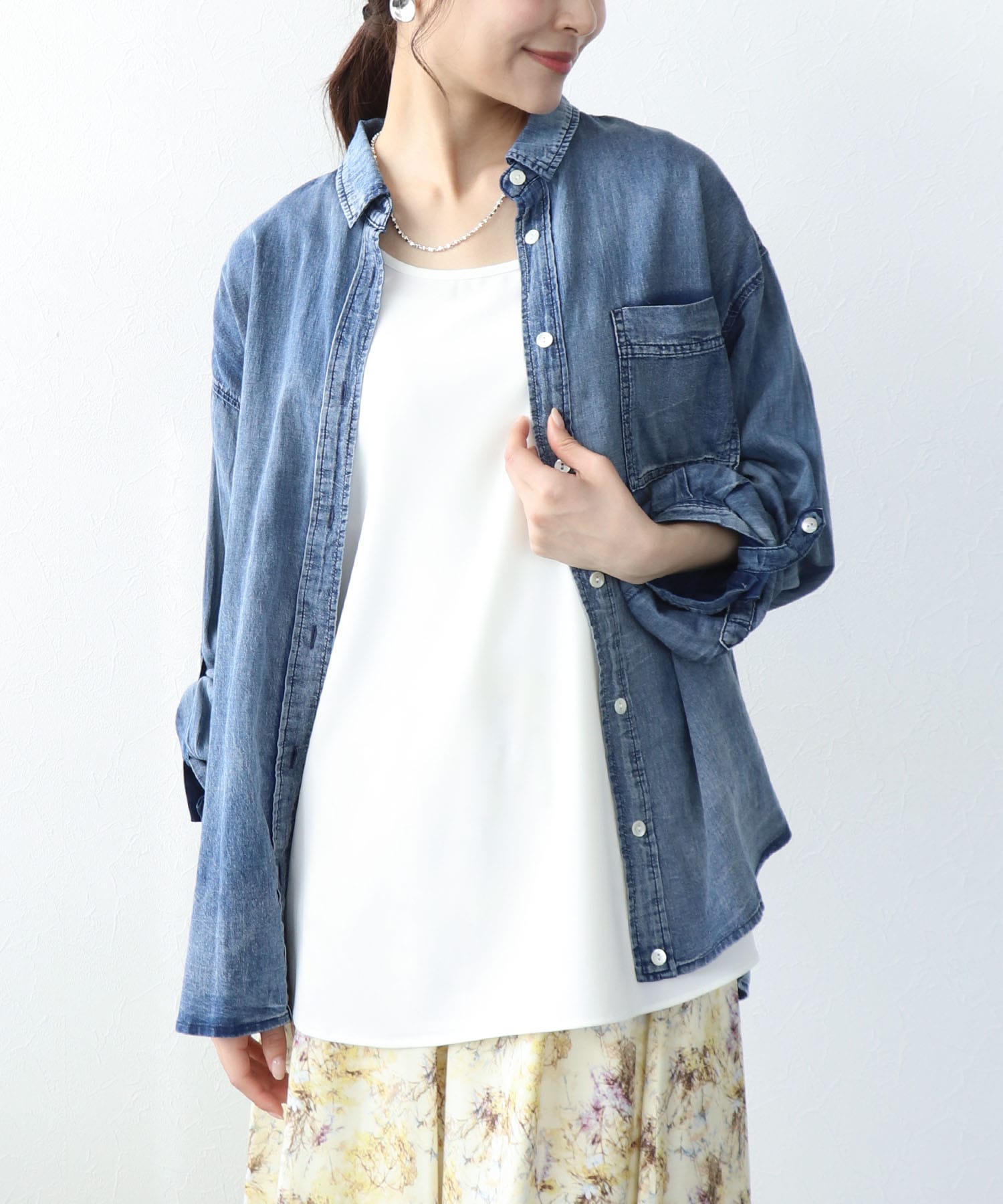 デニム風加工シャツ