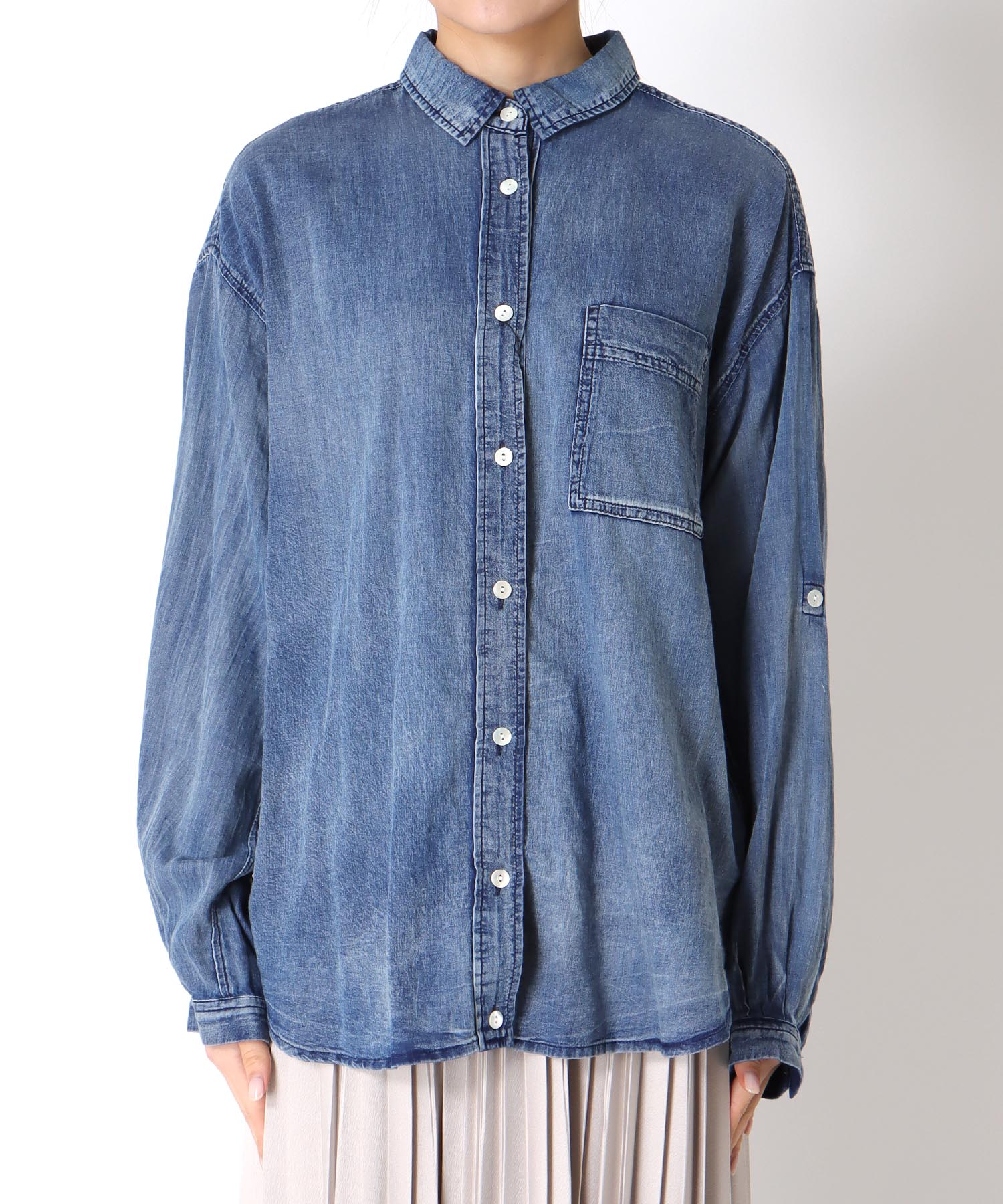 デニム風加工シャツ