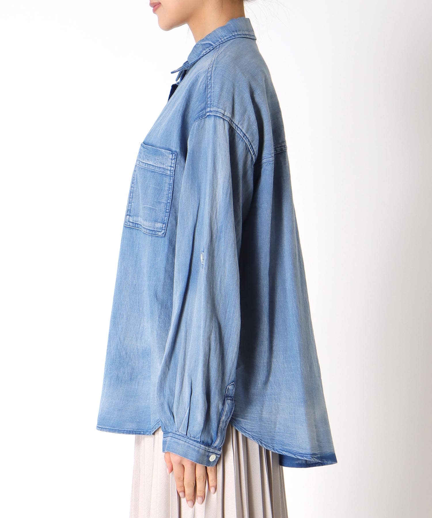デニム風加工シャツ