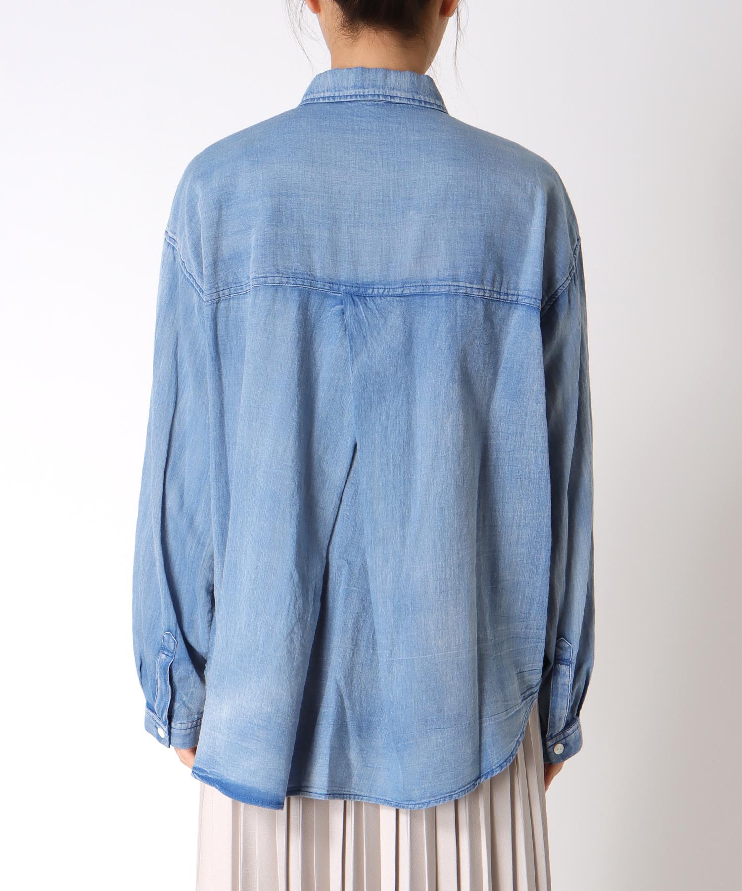 デニム風加工シャツ