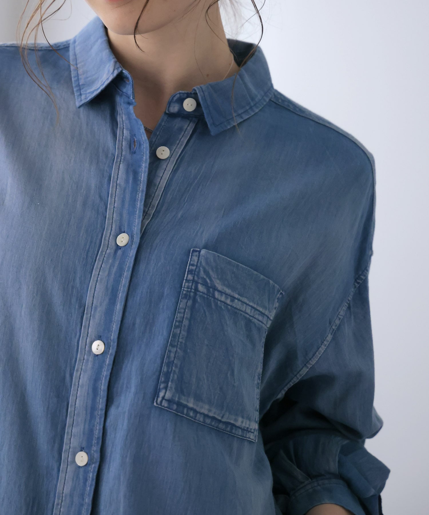 デニム風加工シャツ