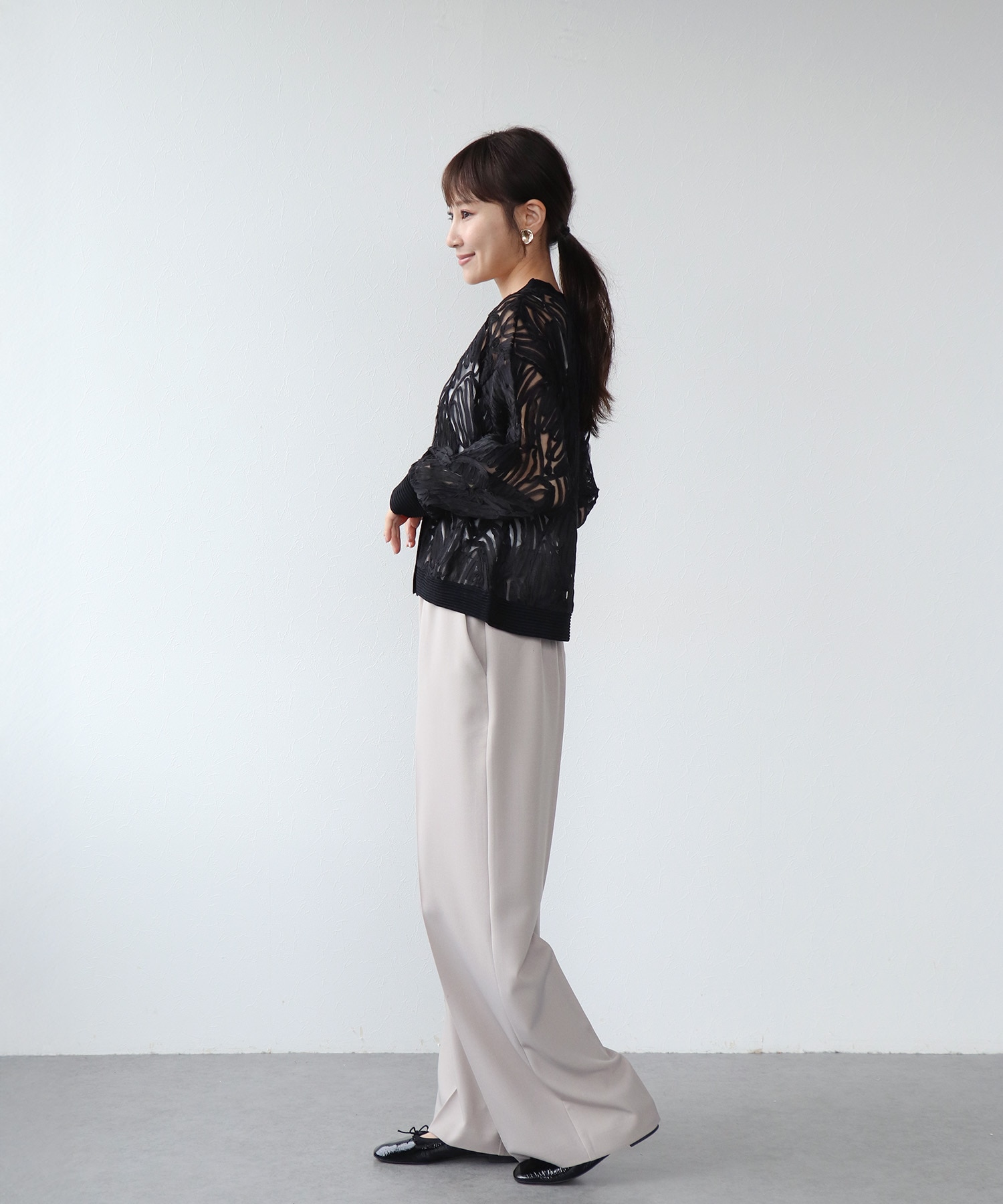 コード刺繍レースカーディガン