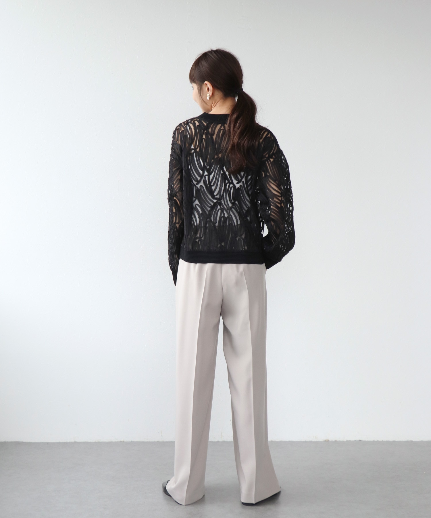 コード刺繍レースカーディガン