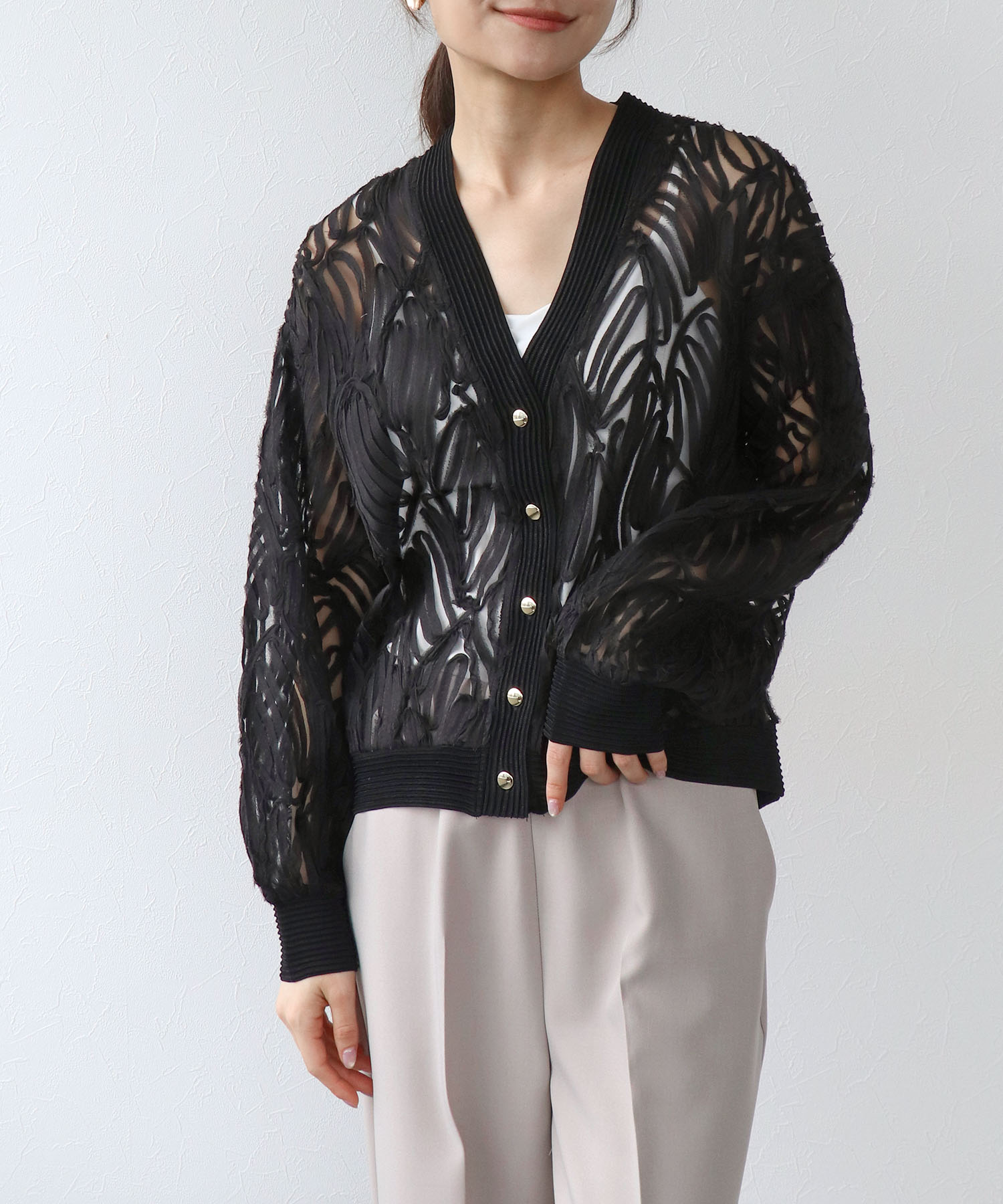 コード刺繍レースカーディガン