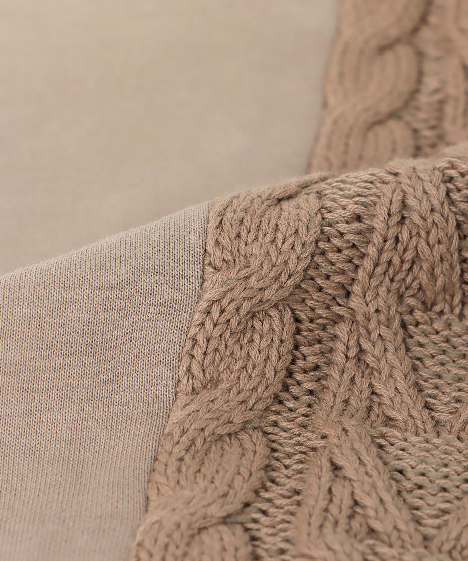 ケーブルドッキングプルオーバー