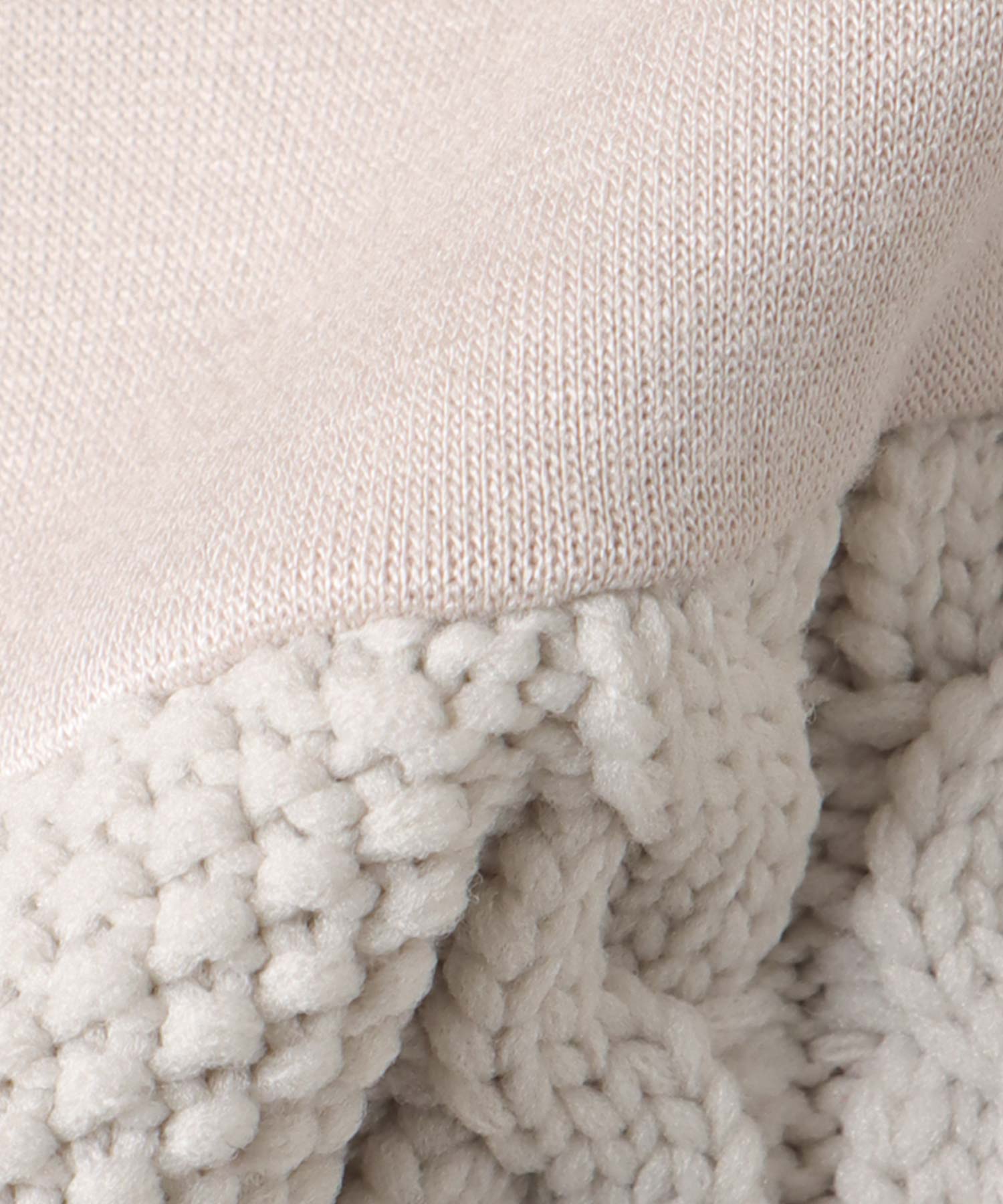 カットソー×ケーブルトップス