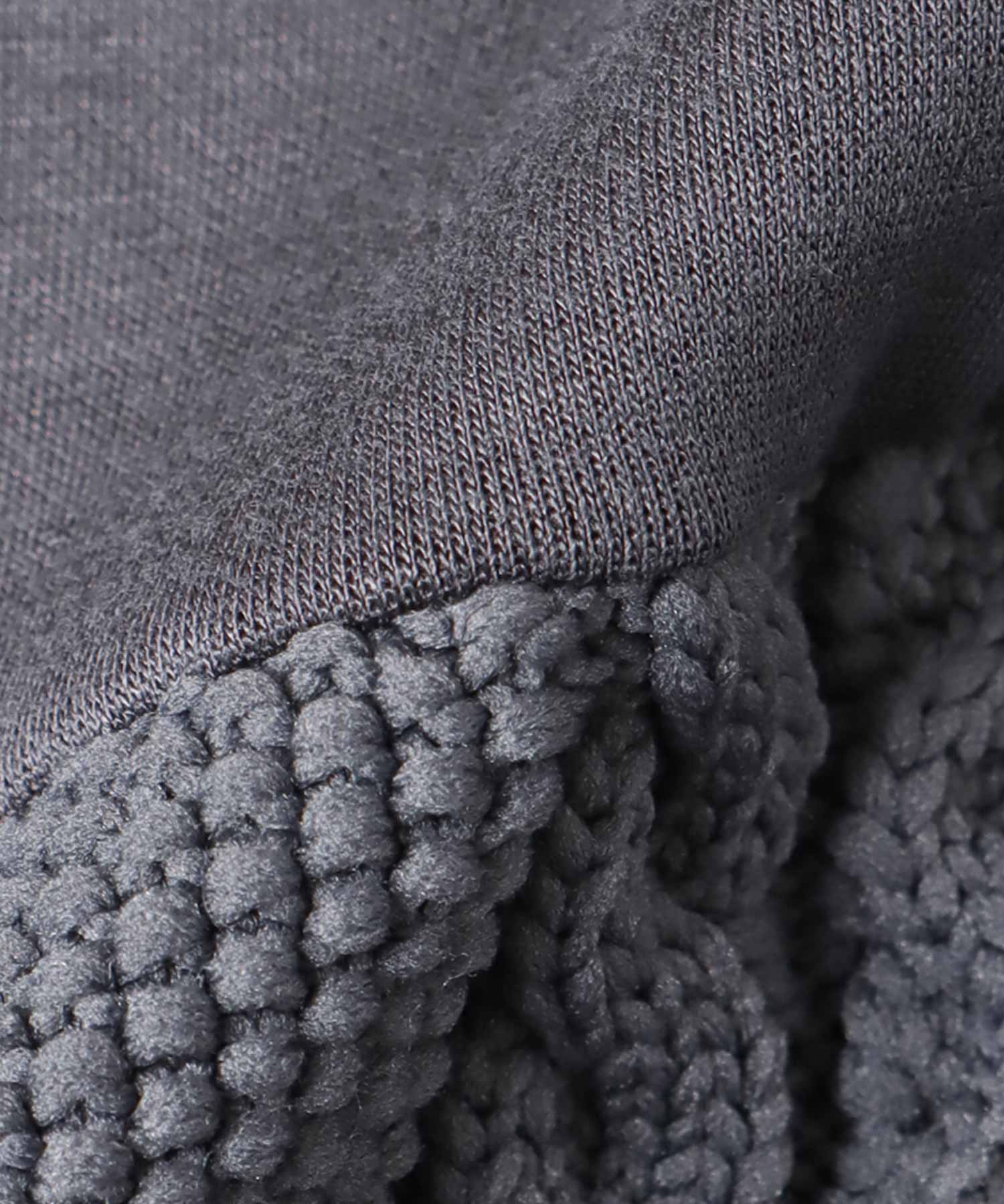 カットソー×ケーブルトップス