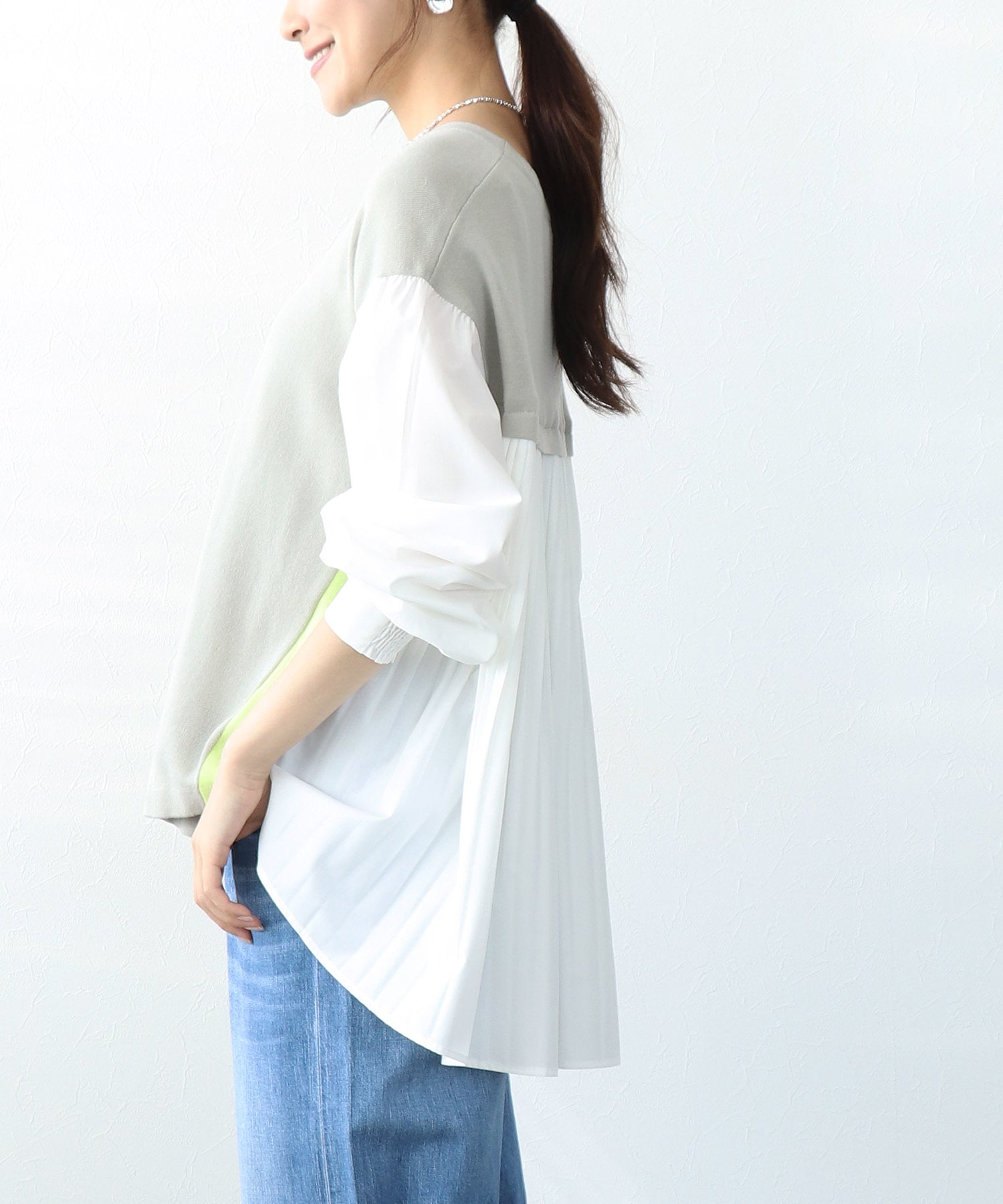 バックプリーツドッキングニット