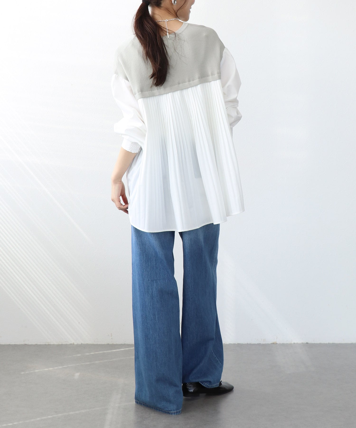 バックプリーツドッキングニット