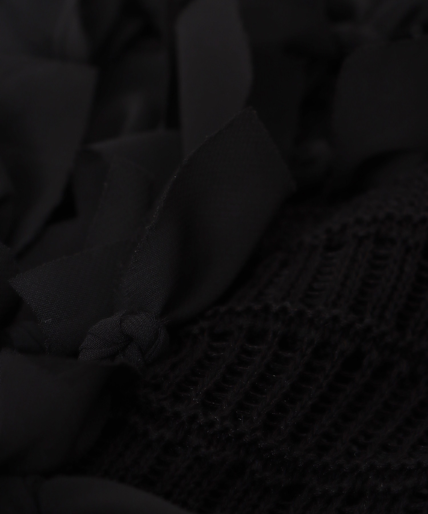 透かし柄袖リボントップス