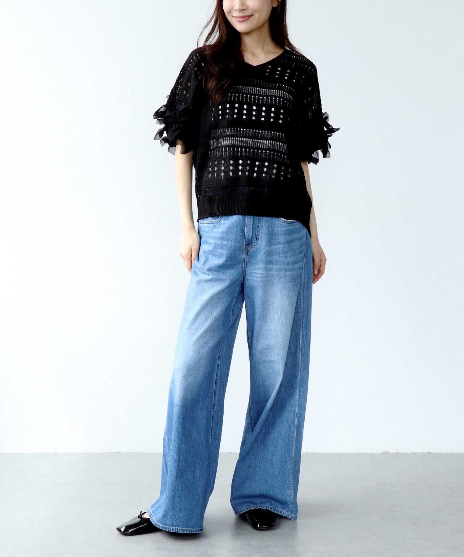 透かし柄袖リボントップス