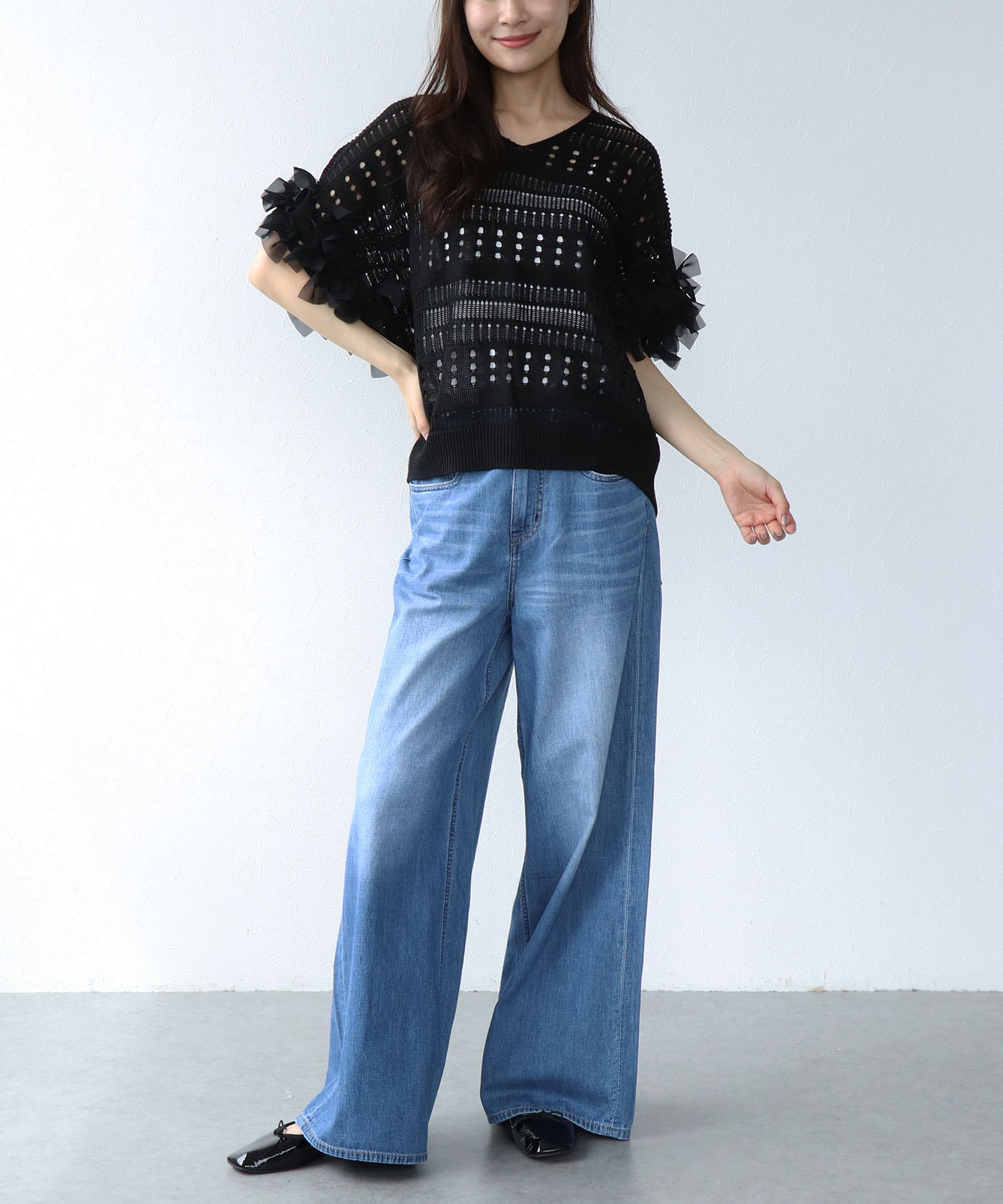 透かし柄袖リボントップス