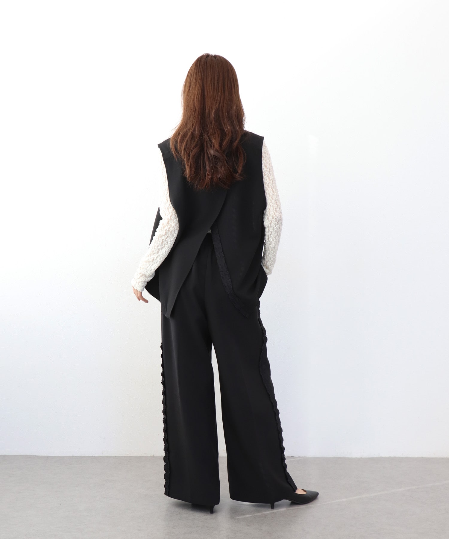 バックスリットVネックジレ