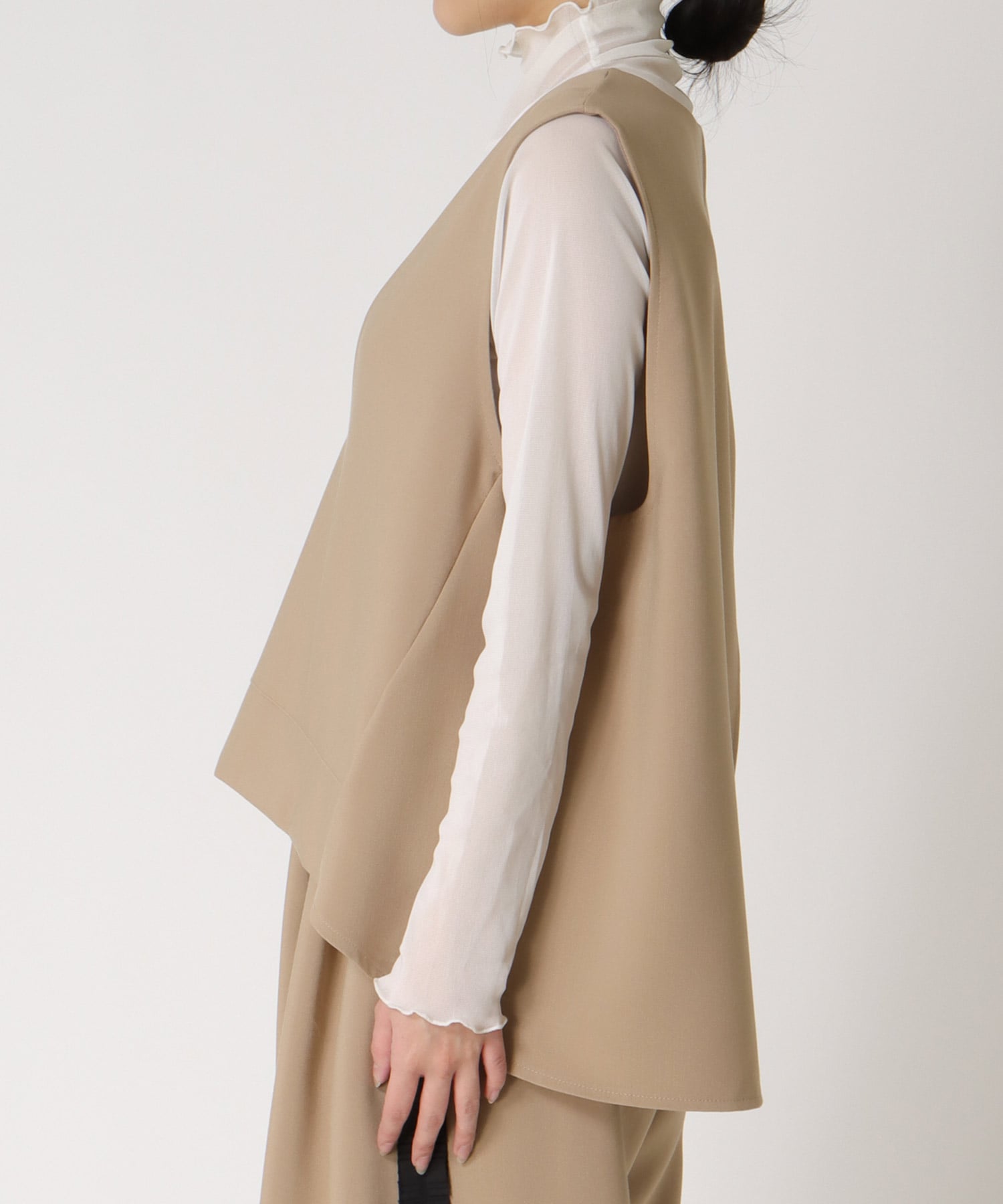 バックスリットVネックジレ