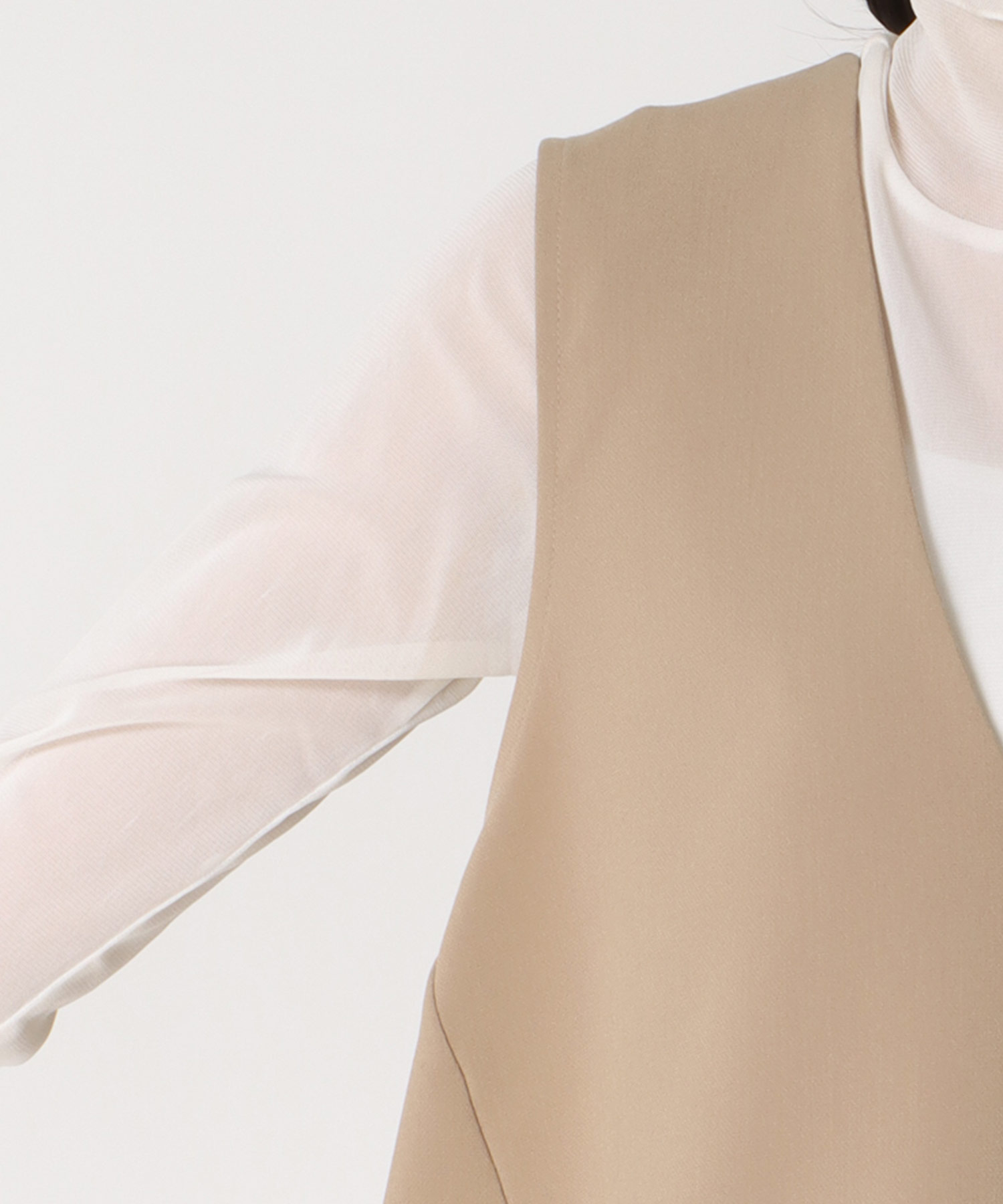 バックスリットVネックジレ