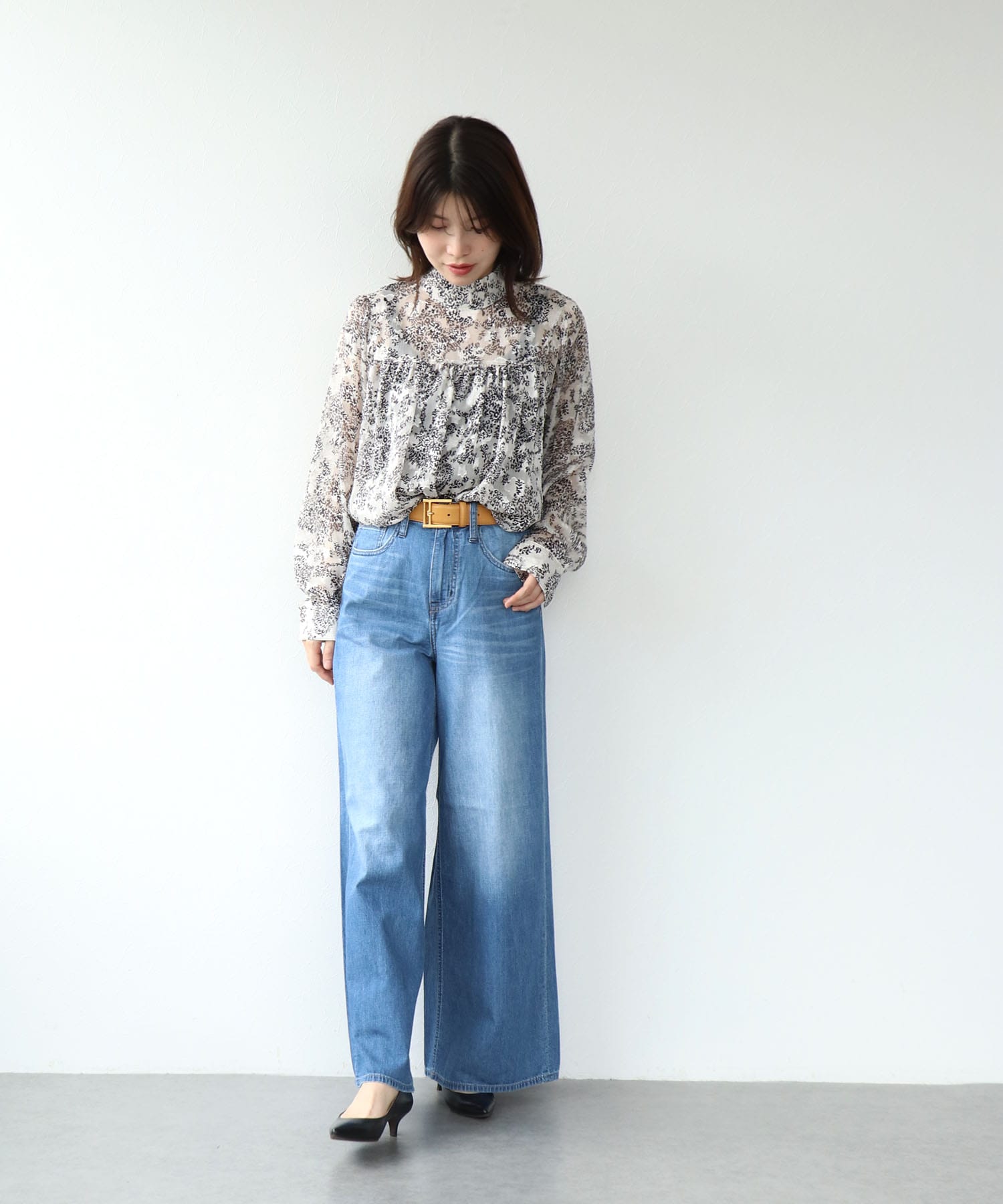 ペイズリー柄スタンドカラーブラウス