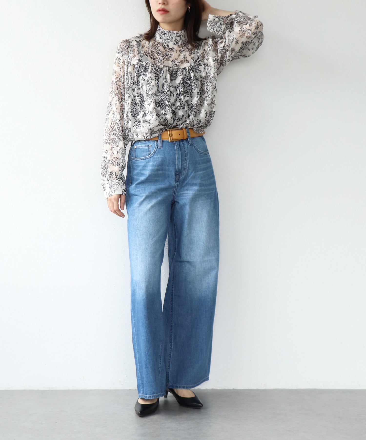 ペイズリー柄スタンドカラーブラウス