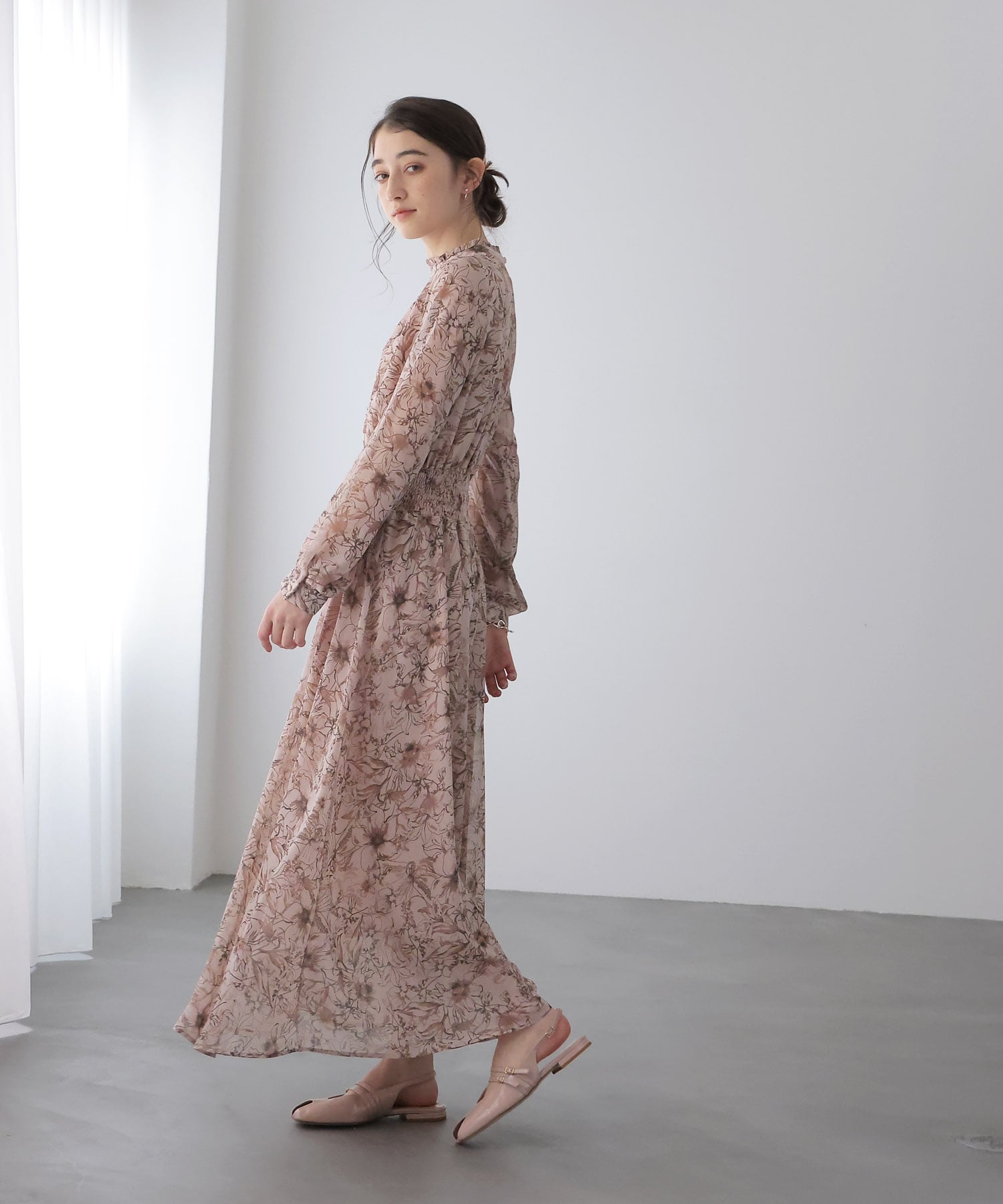 スタンドカラー レトロフラワーワンピース